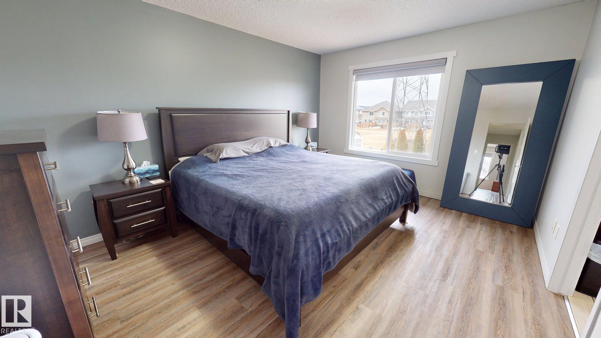 1640 Chapman Way, Edmonton, AB