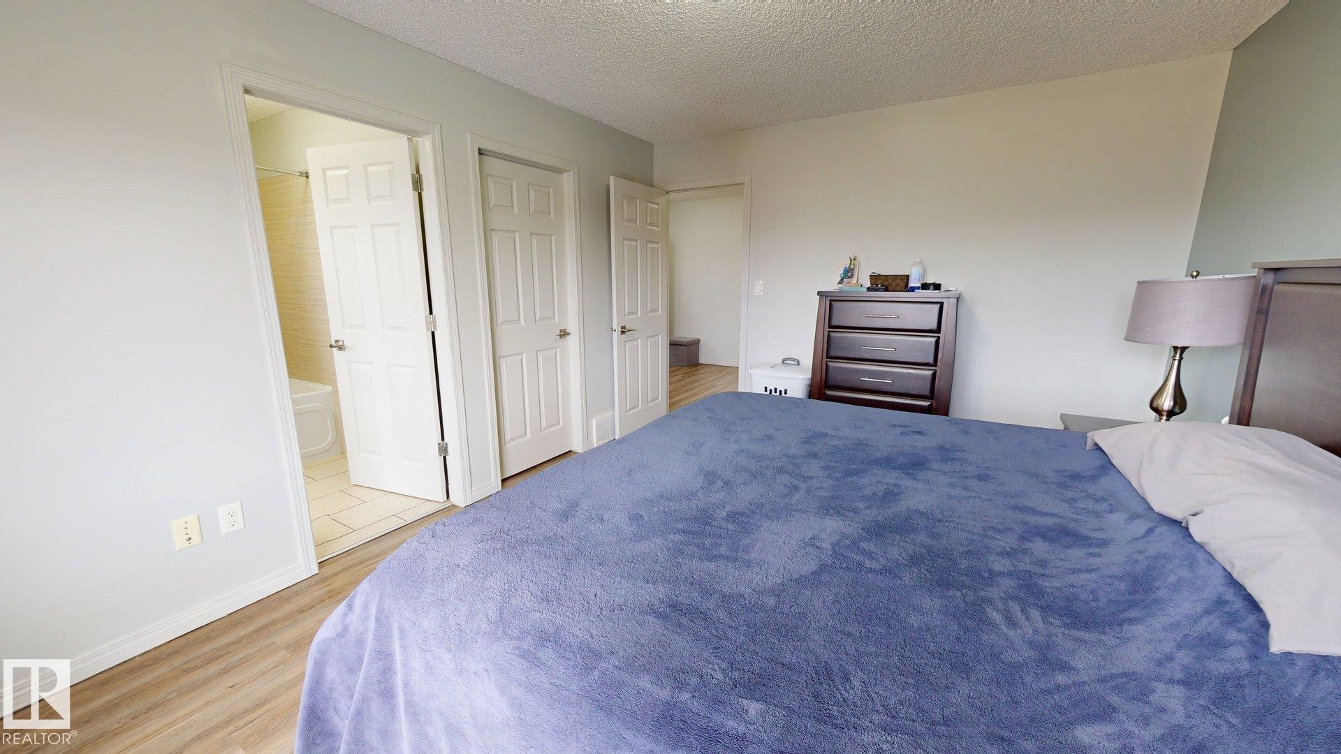 1640 Chapman Way, Edmonton, AB