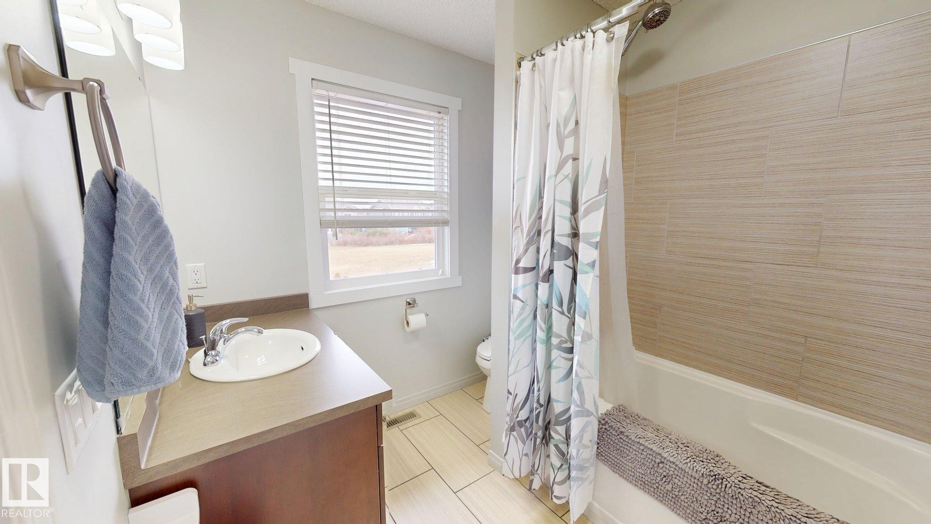 1640 Chapman Way, Edmonton, AB