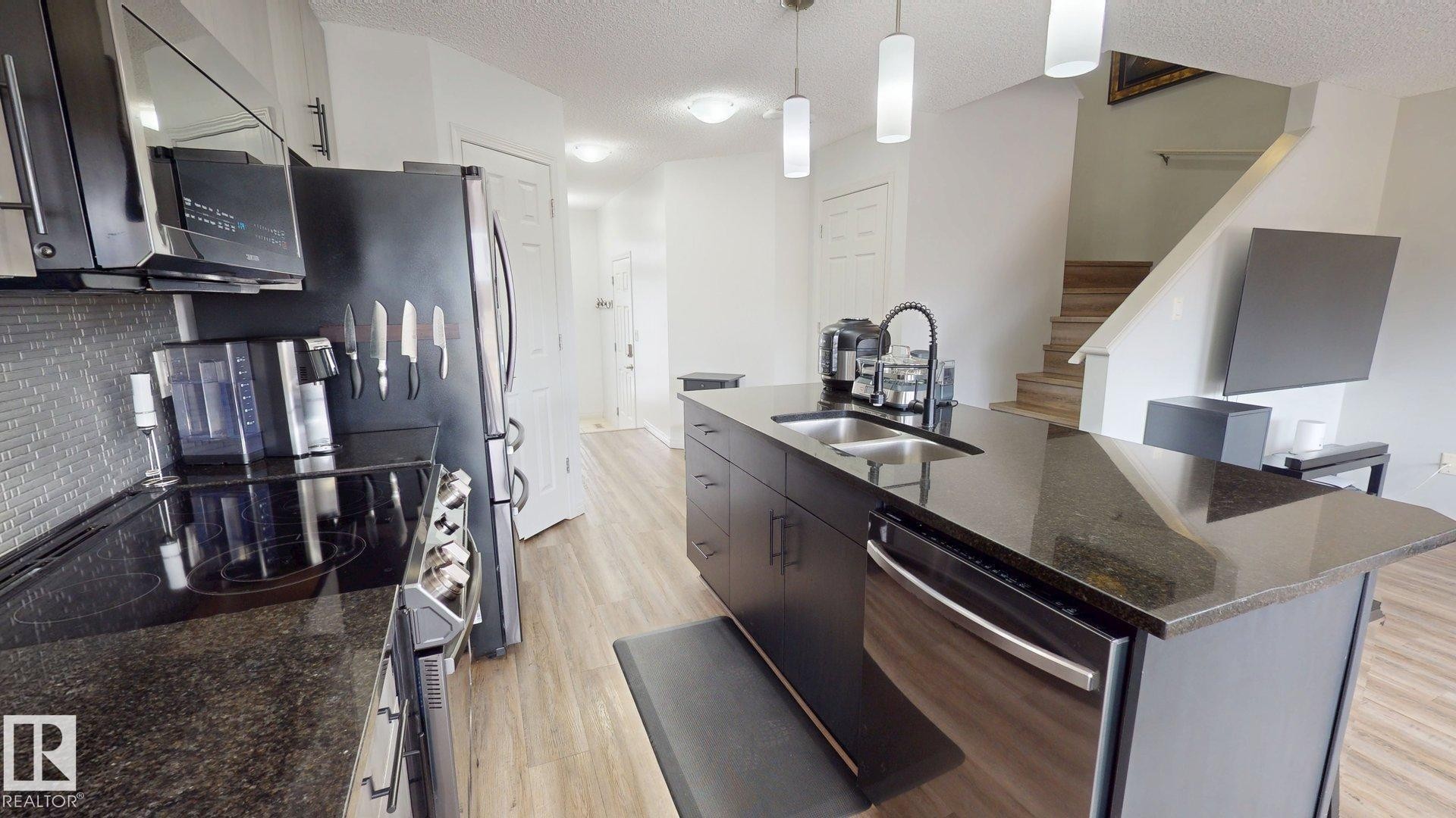 1640 Chapman Way, Edmonton, AB