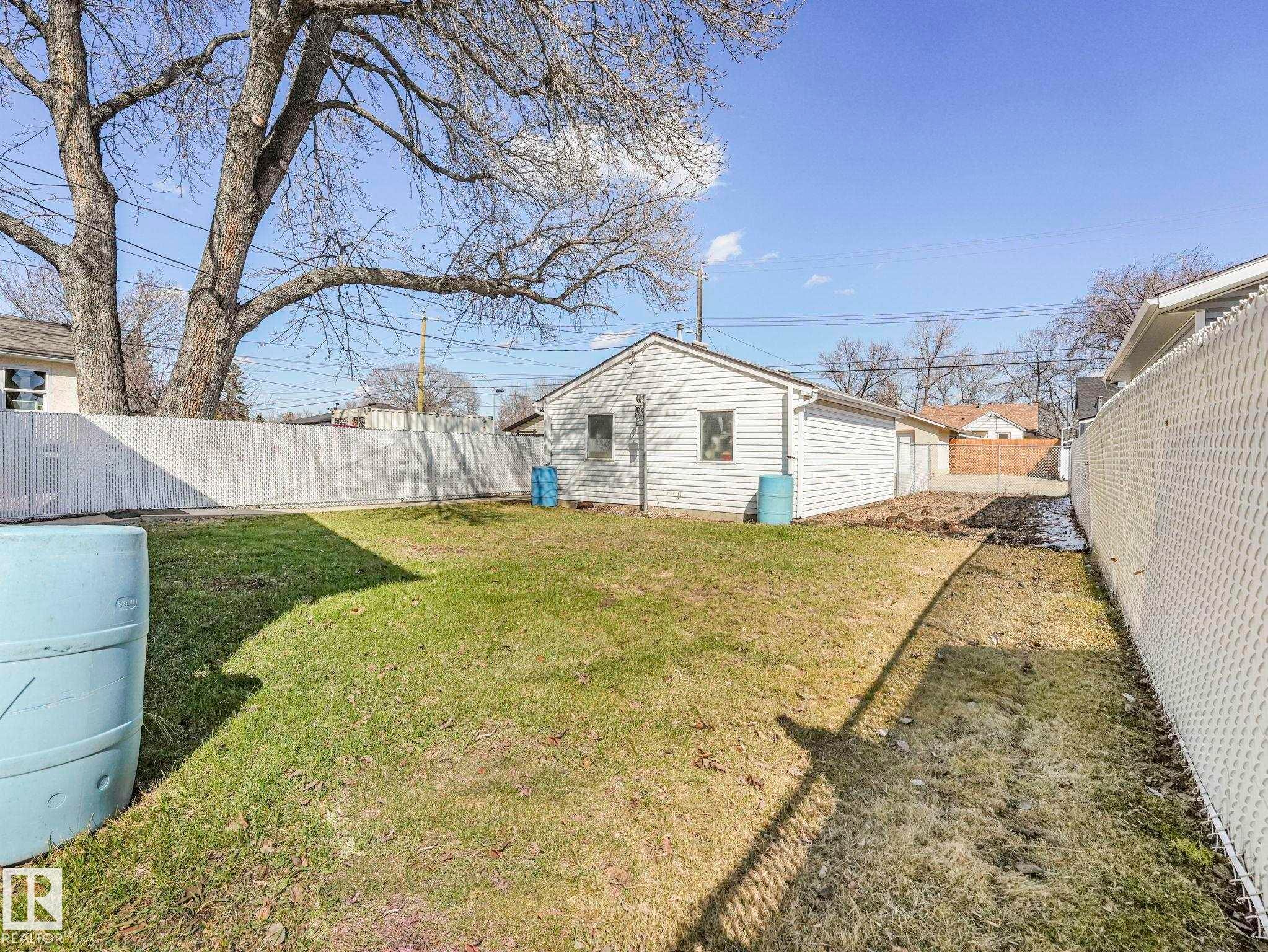 12245 96 Street, Edmonton, AB - Outdoor