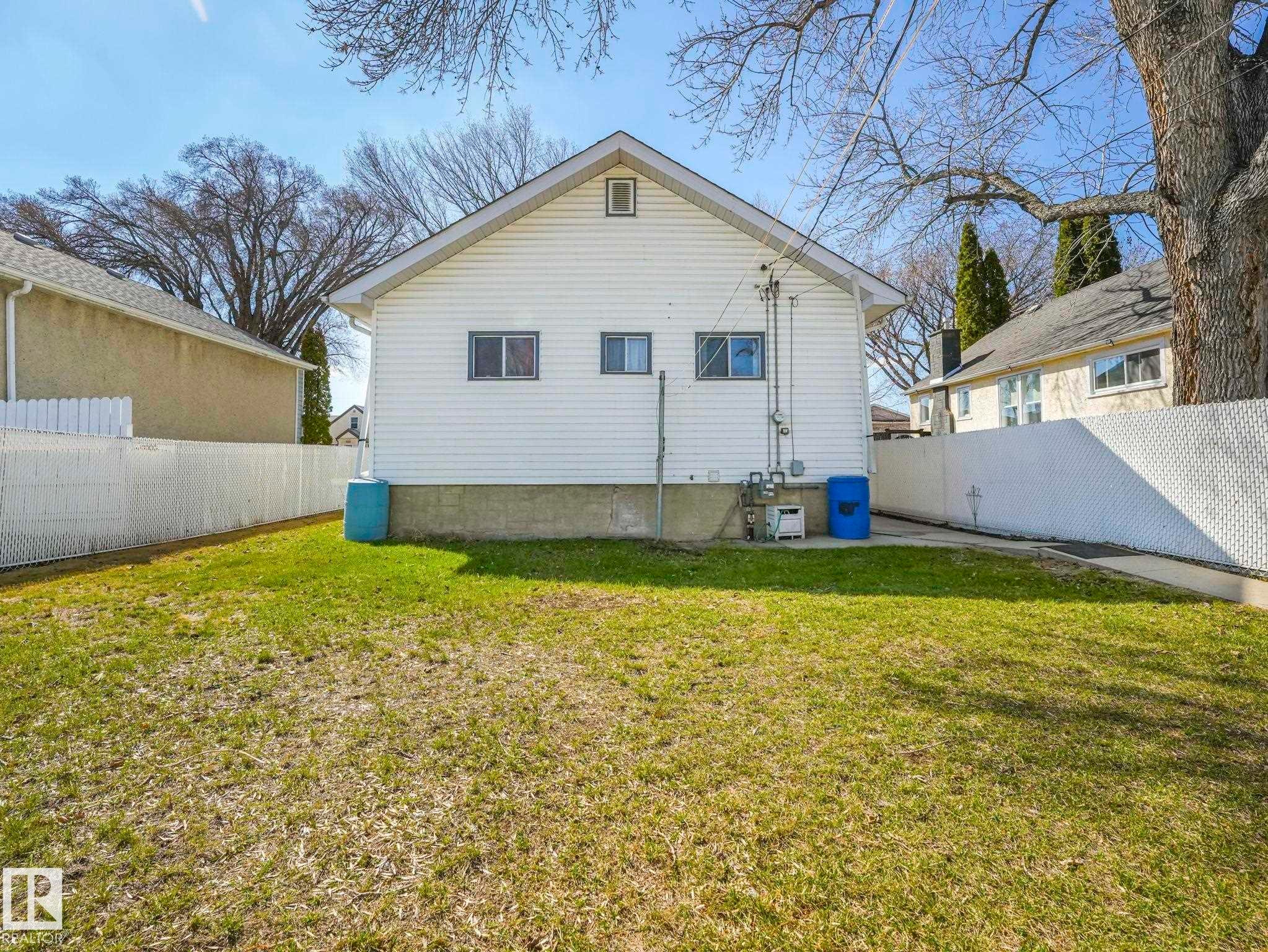 12245 96 Street, Edmonton, AB - Outdoor