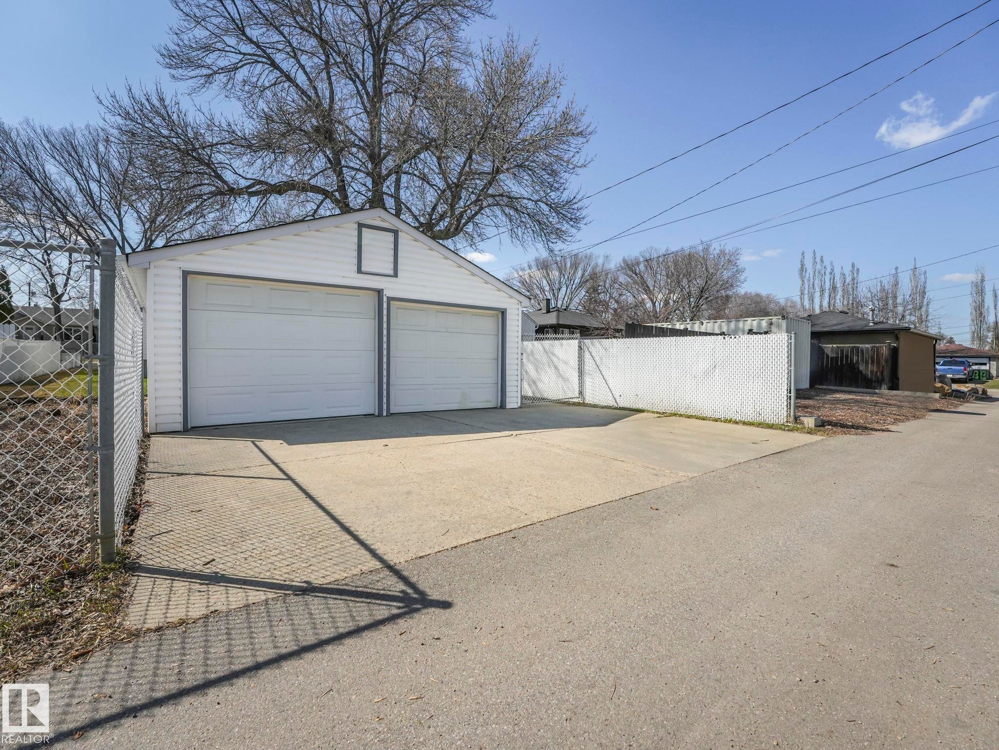 12245 96 Street, Edmonton, AB - Outdoor