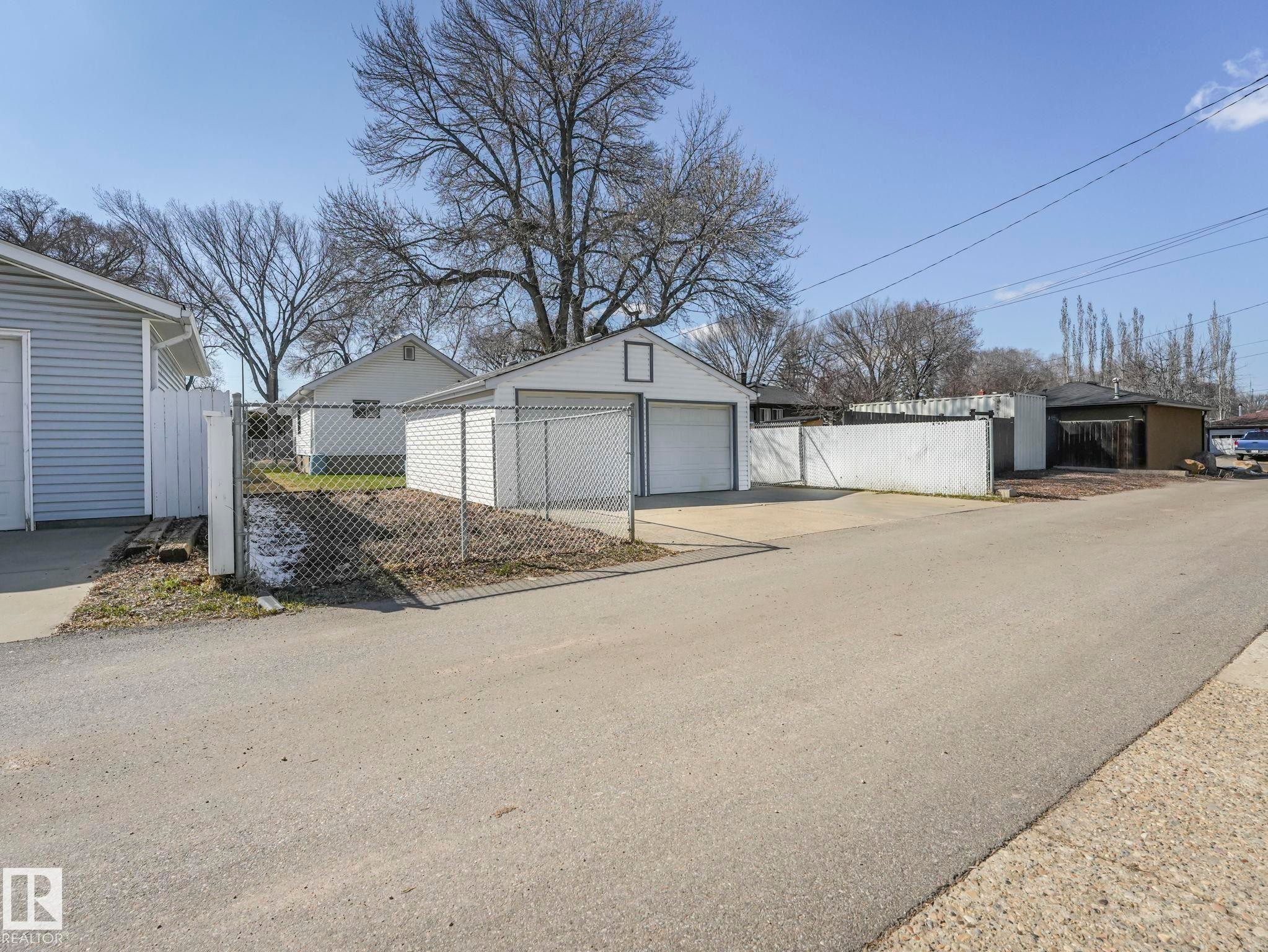 12245 96 Street, Edmonton, AB - Outdoor