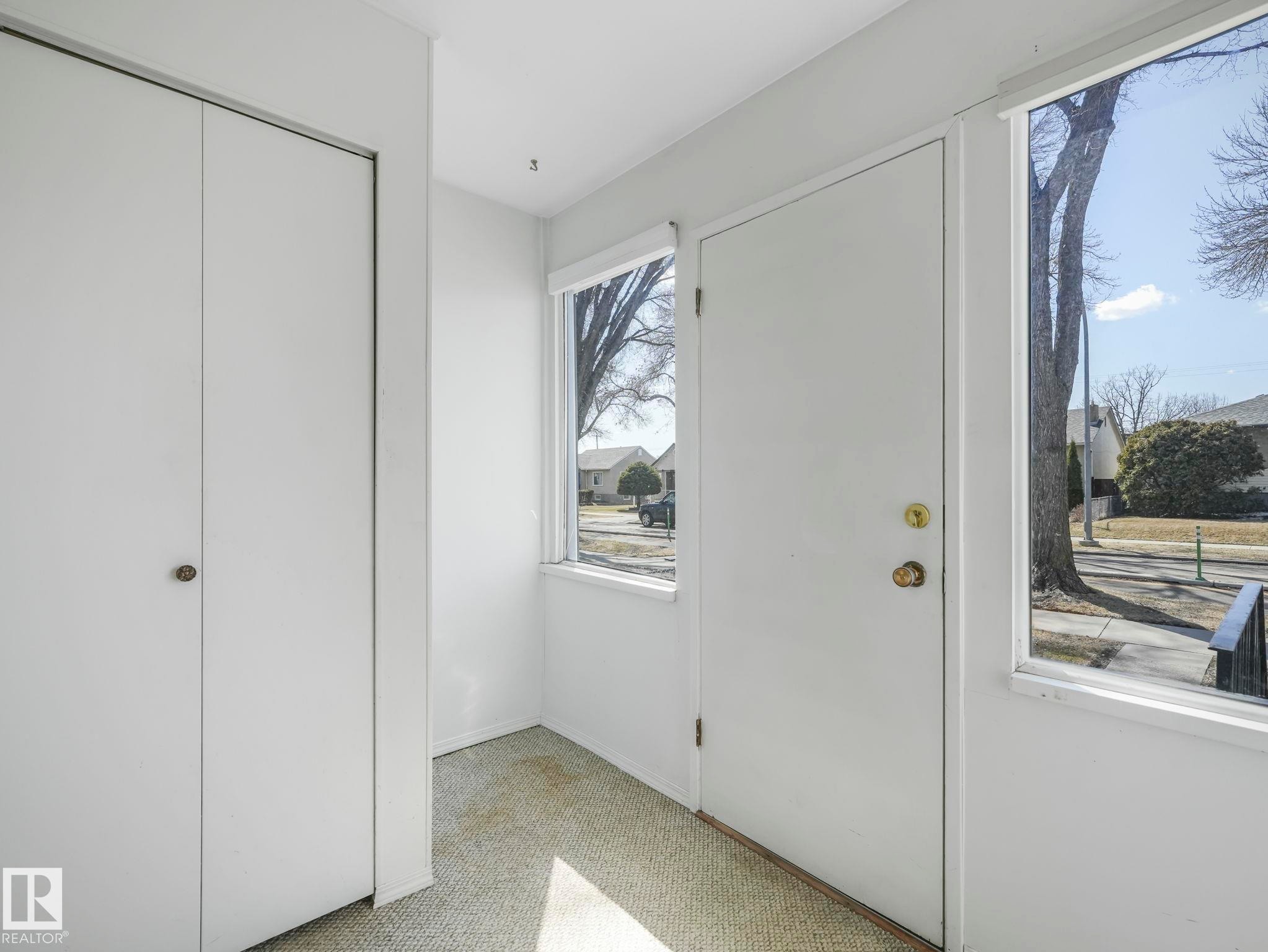 12245 96 Street, Edmonton, AB - Indoor Photo Showing Other Room