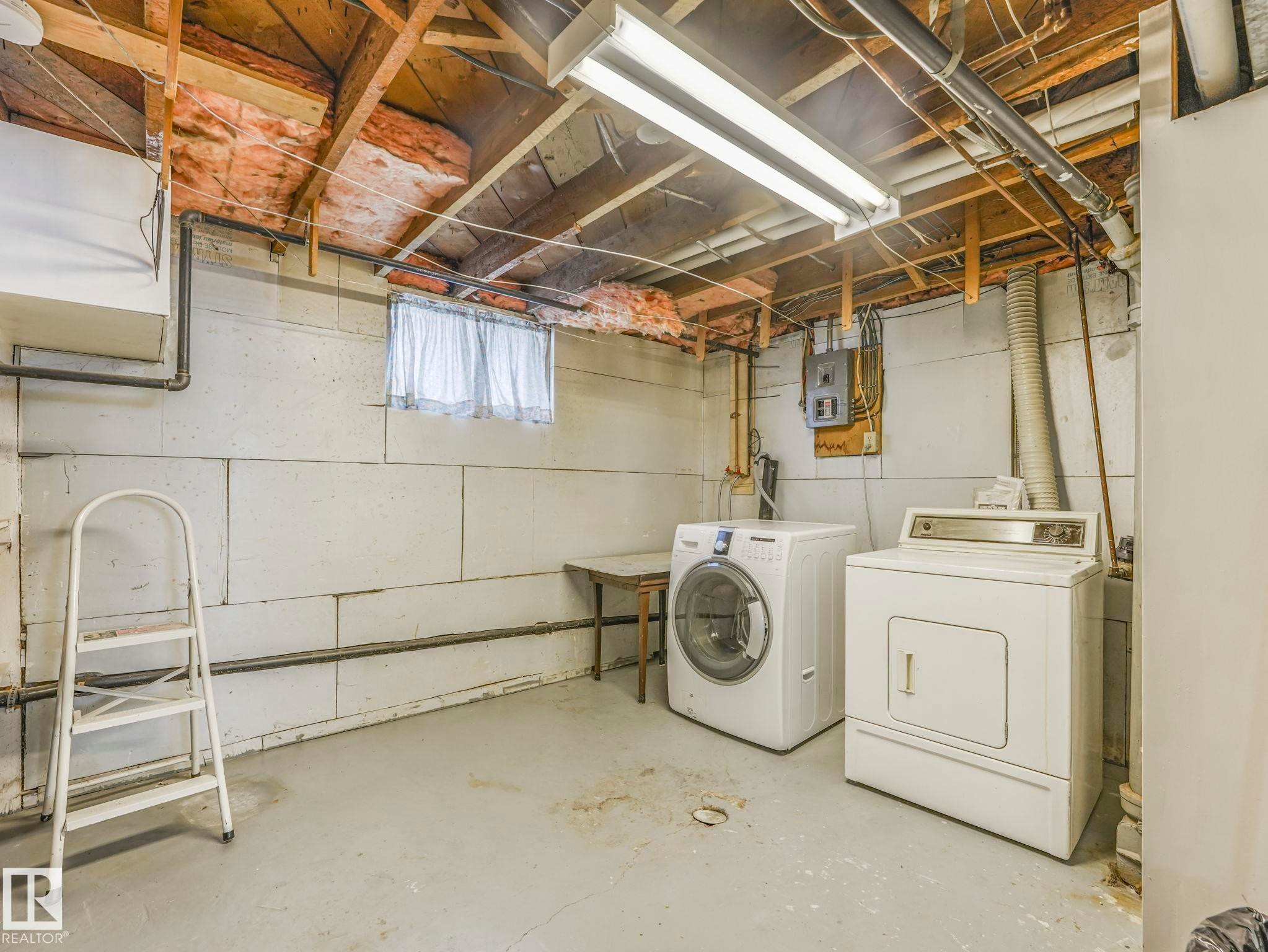 12245 96 Street, Edmonton, AB - Indoor Photo Showing Laundry Room