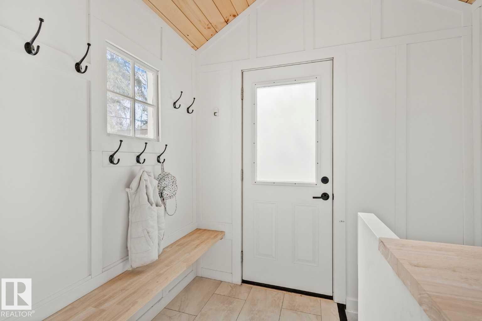 5015 49 Avenue, Onoway, AB - Indoor Photo Showing Other Room