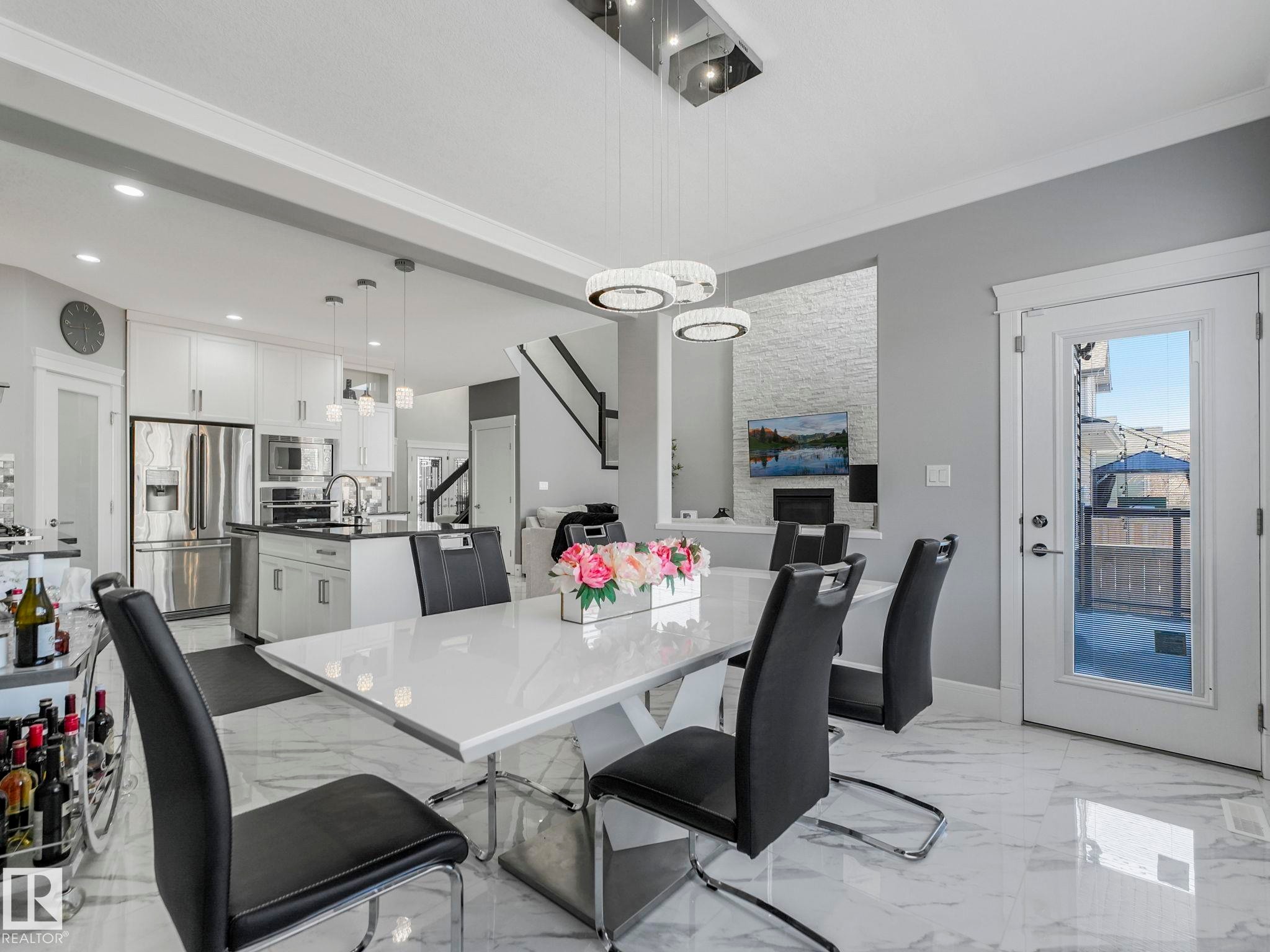 7532 173 Avenue, Edmonton, AB - Indoor Photo Showing Dining Room