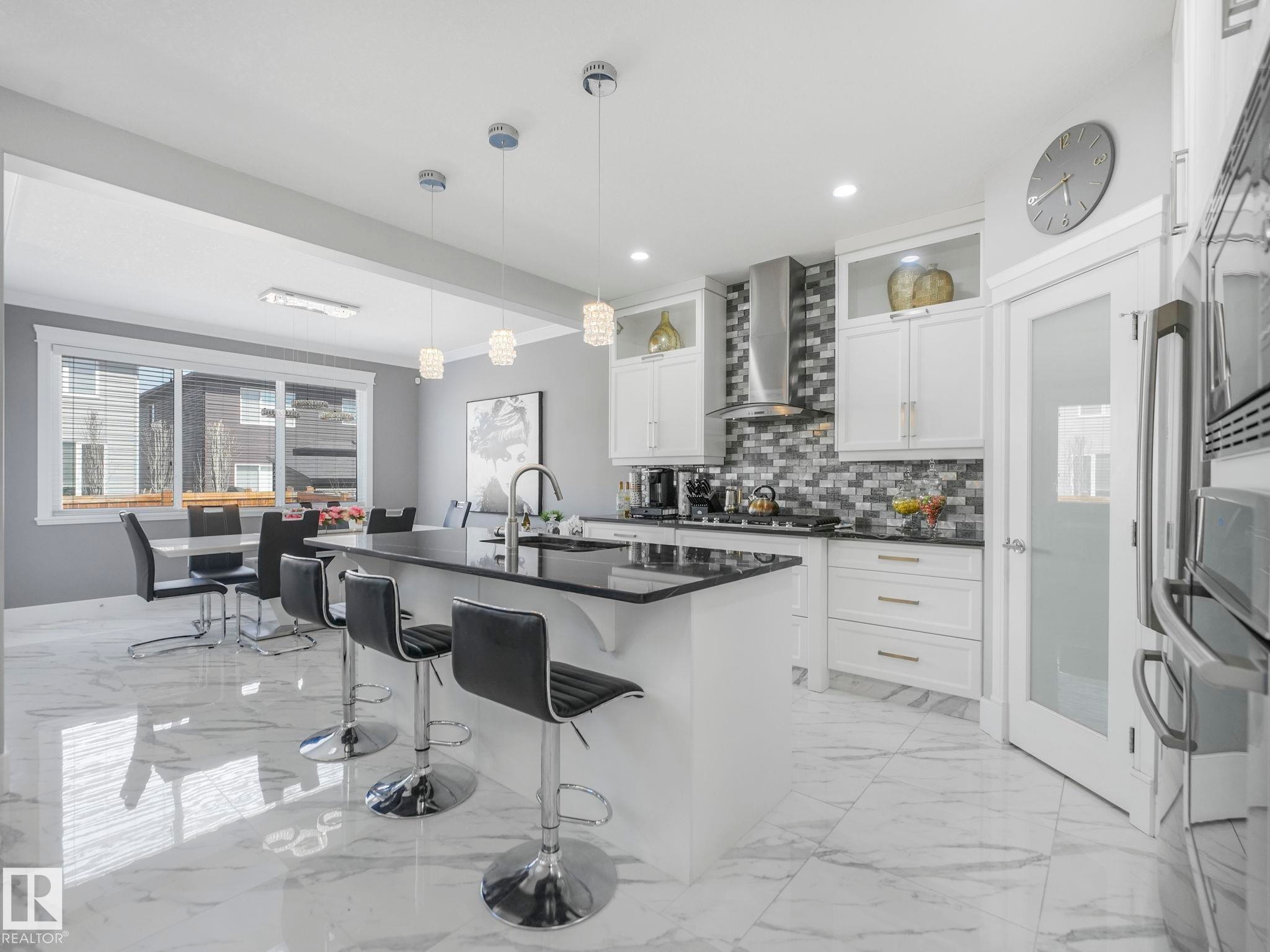 7532 173 Avenue, Edmonton, AB - Indoor Photo Showing Kitchen With Upgraded Kitchen