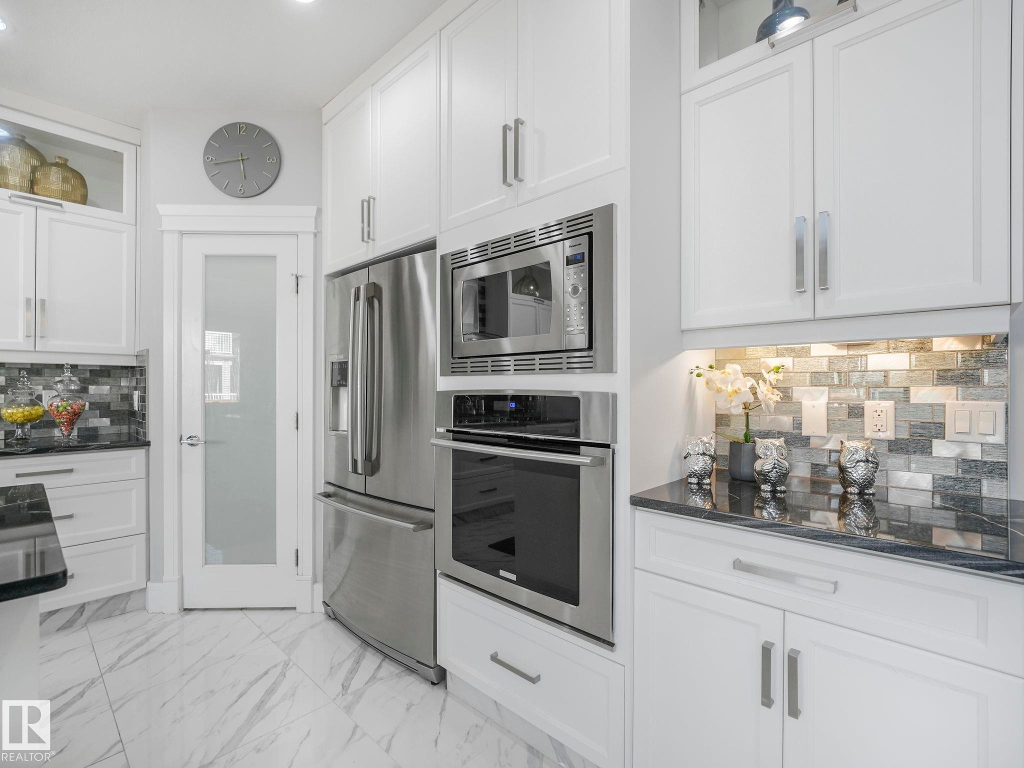 7532 173 Avenue, Edmonton, AB - Indoor Photo Showing Kitchen