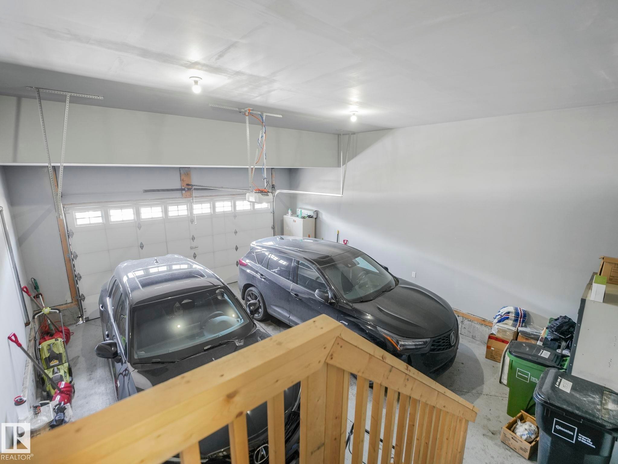 7532 173 Avenue, Edmonton, AB - Indoor Photo Showing Garage