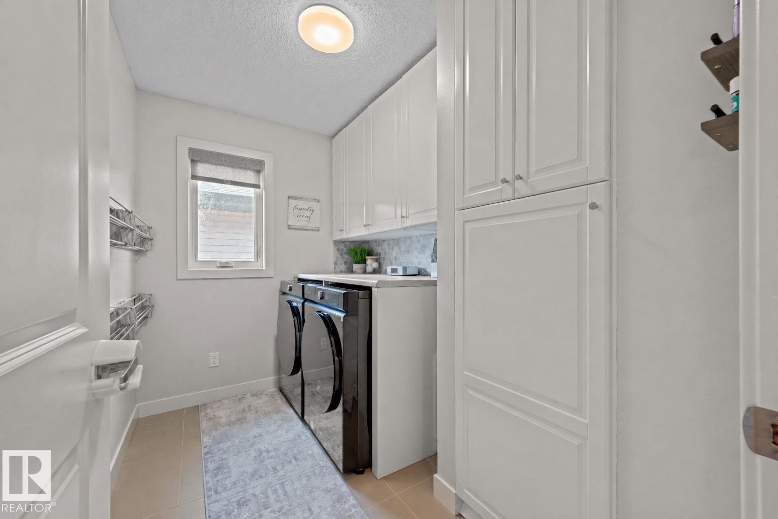 12927 202 Street, Edmonton, AB - Indoor Photo Showing Laundry Room