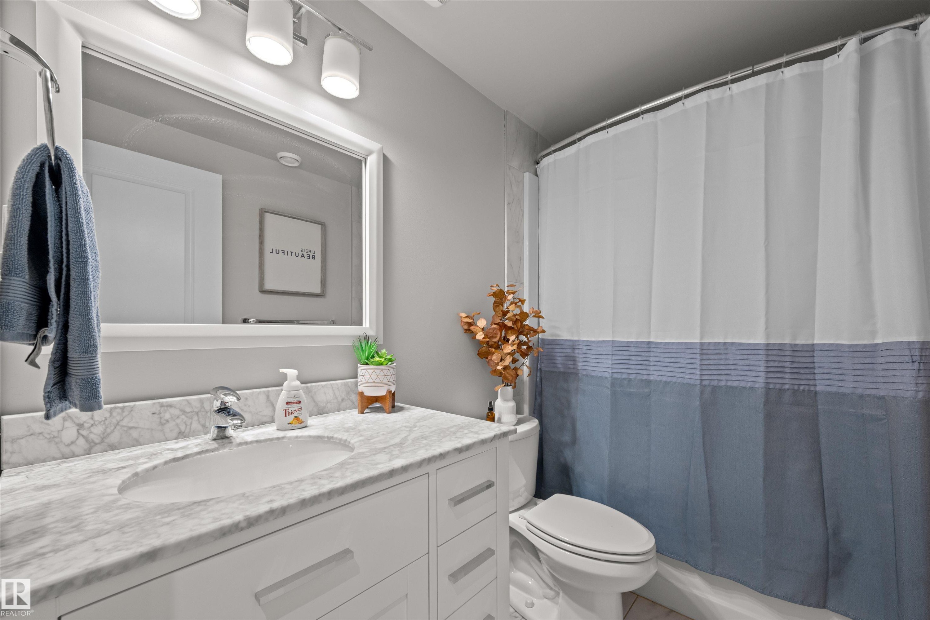 12927 202 Street, Edmonton, AB - Indoor Photo Showing Bathroom