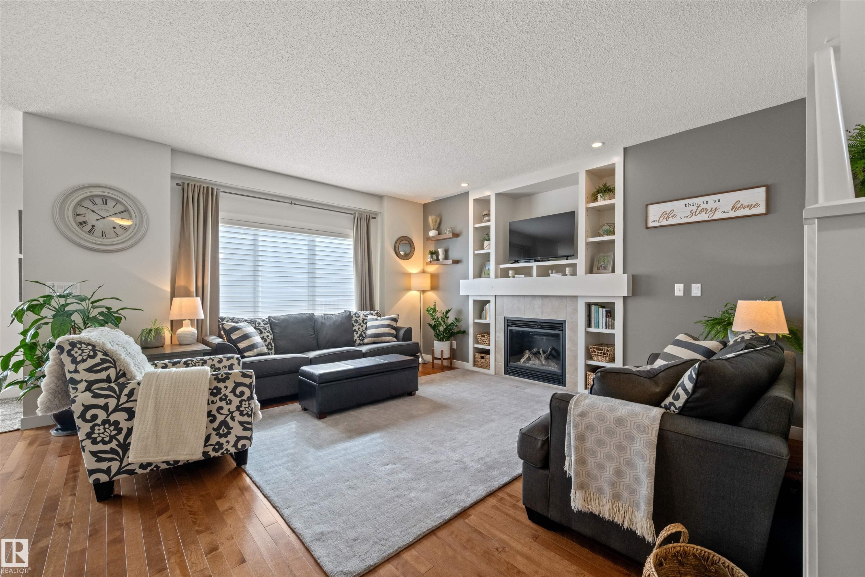 12927 202 Street, Edmonton, AB - Indoor Photo Showing Living Room With Fireplace