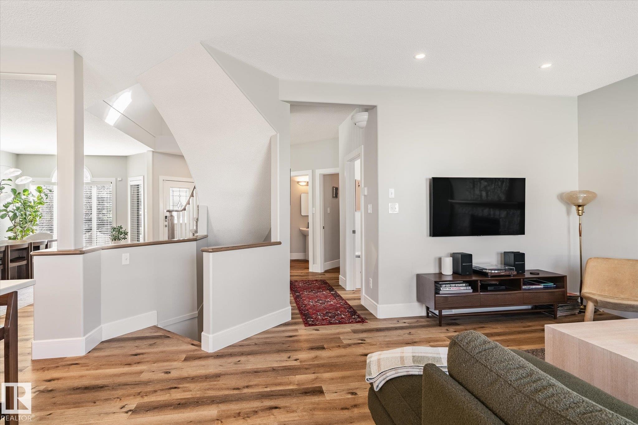 40 Dunfield Crescent, St. Albert, AB - Indoor Photo Showing Living Room