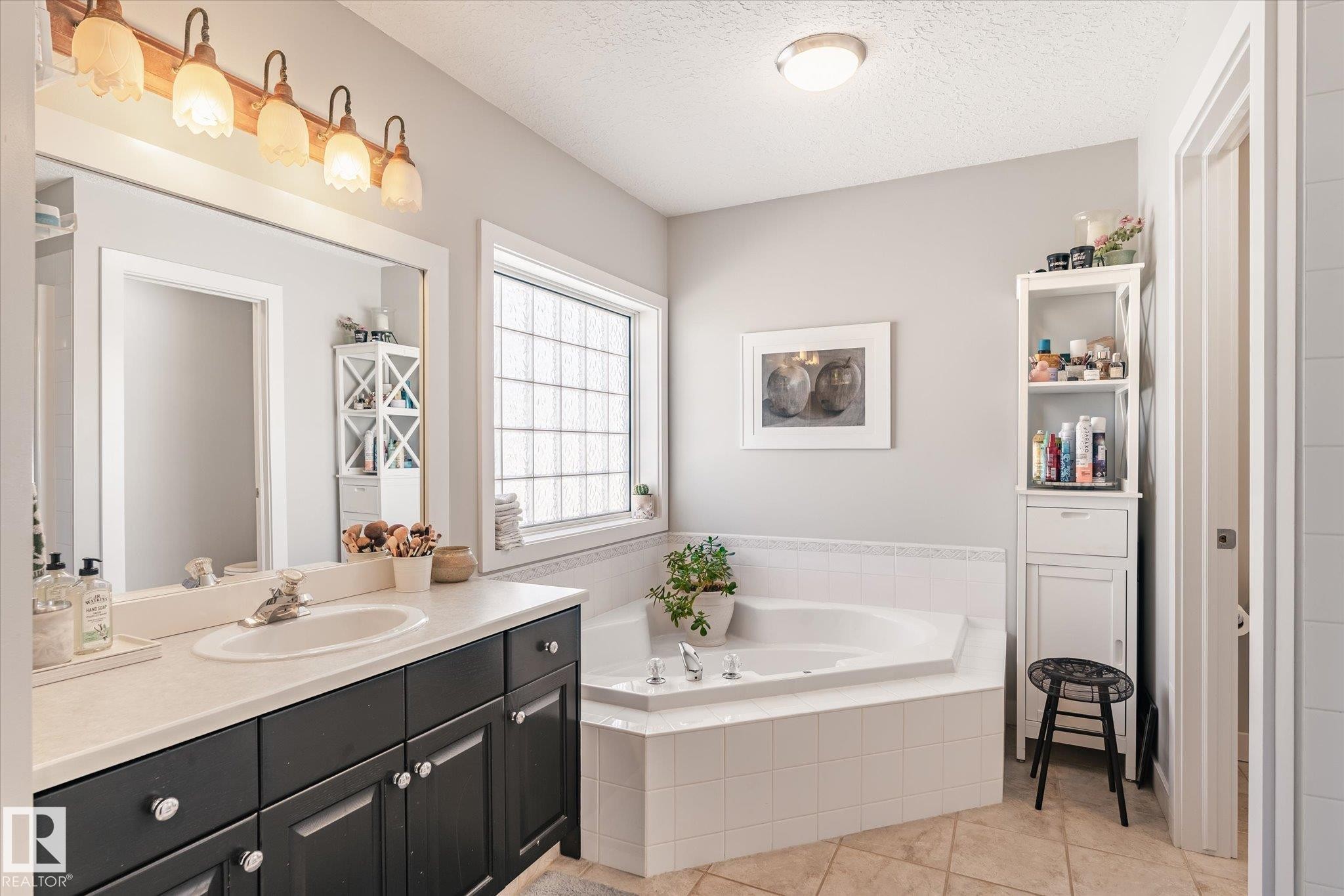 40 Dunfield Crescent, St. Albert, AB - Indoor Photo Showing Bathroom