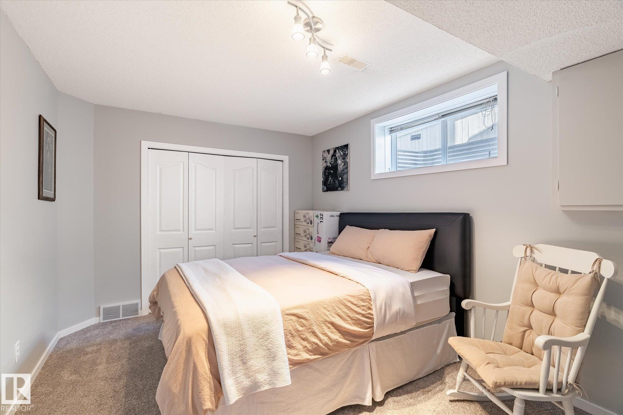 40 Dunfield Crescent, St. Albert, AB - Indoor Photo Showing Bedroom