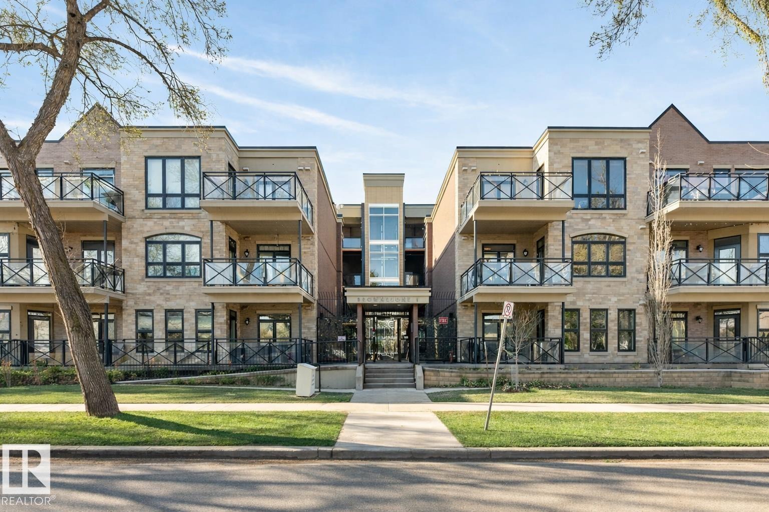 102 10811 72 Avenue, Edmonton, AB - Outdoor