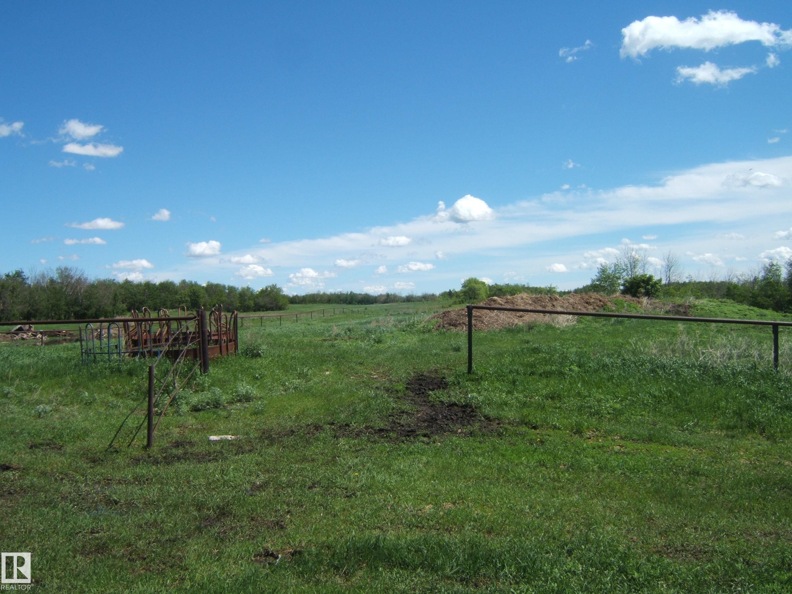 Image quality insufficient for description - 123064 Hwy 45, Rural Two Hills County, AB