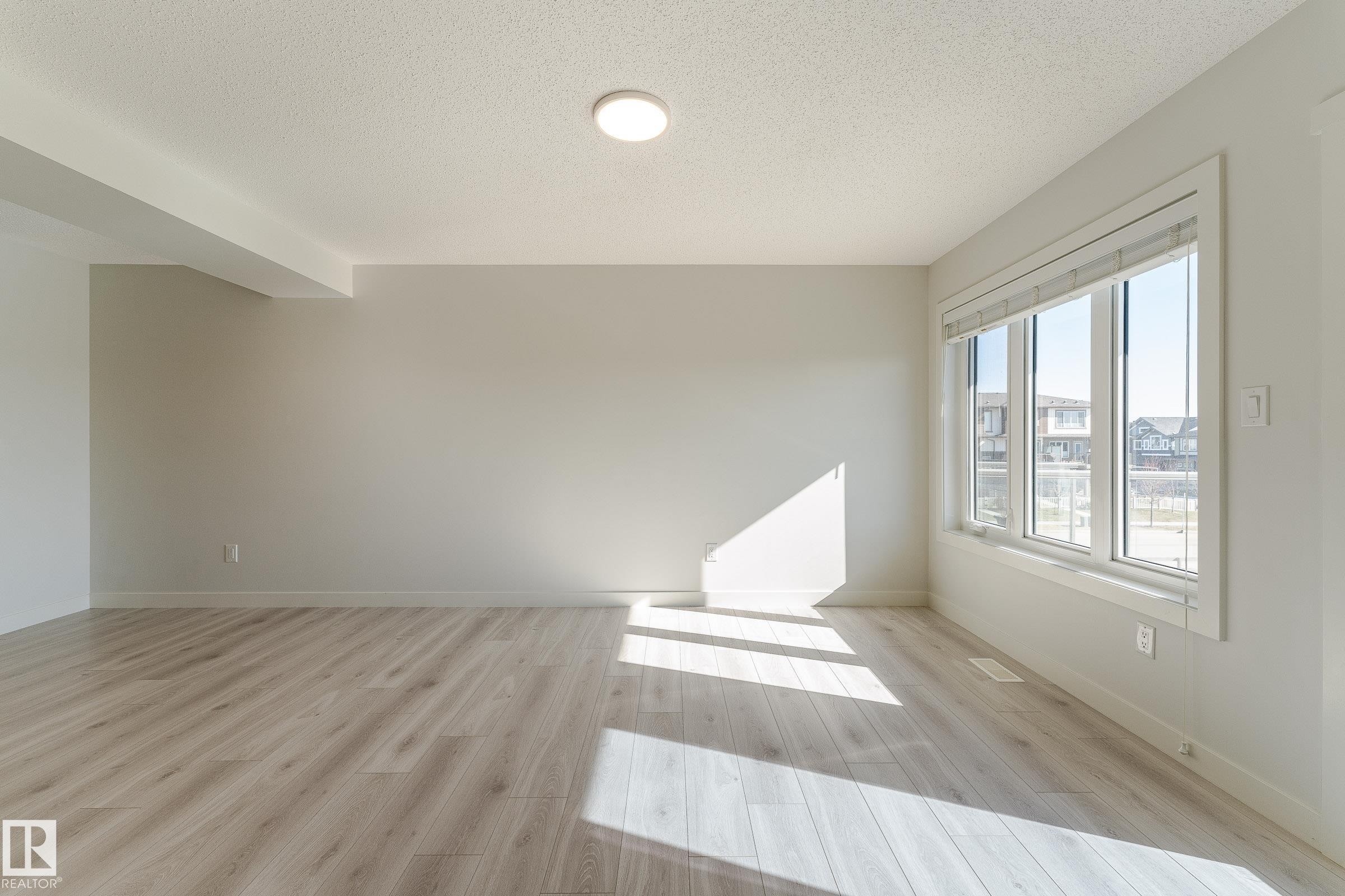 2653 196A, Edmonton, AB - Indoor Photo Showing Other Room