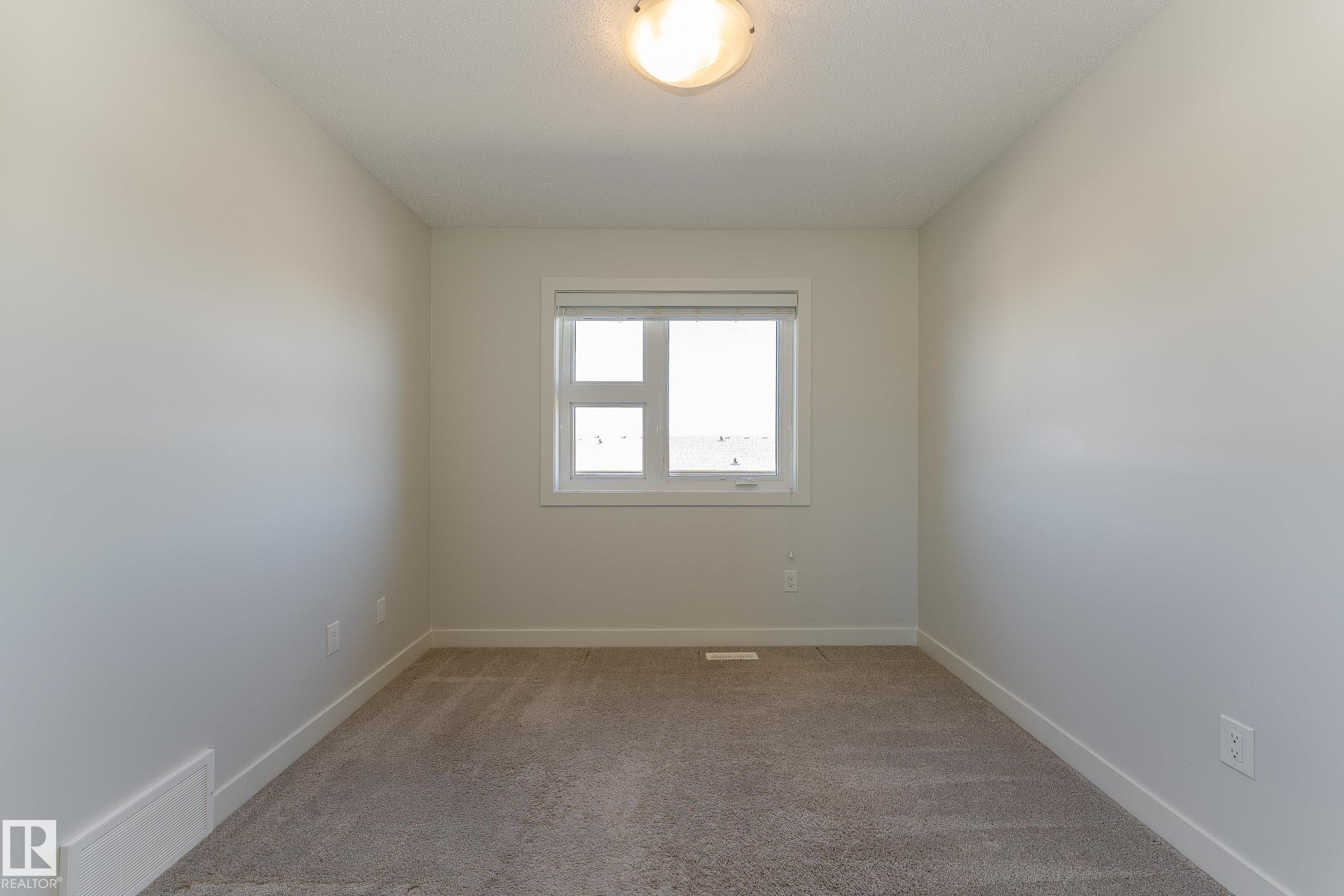 2653 196A, Edmonton, AB - Indoor Photo Showing Other Room