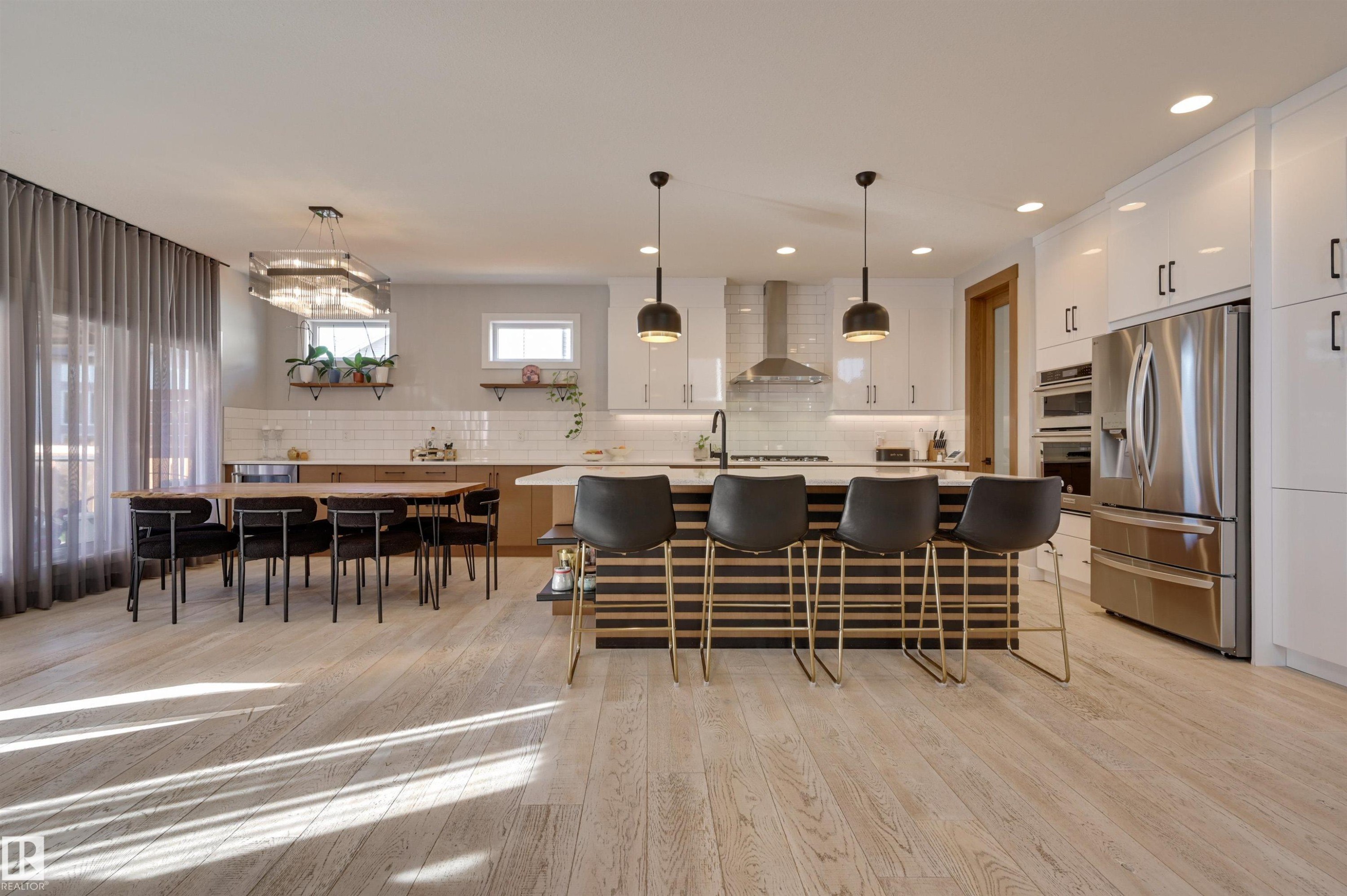 550 Eagleson Wynd, Edmonton, AB - Indoor