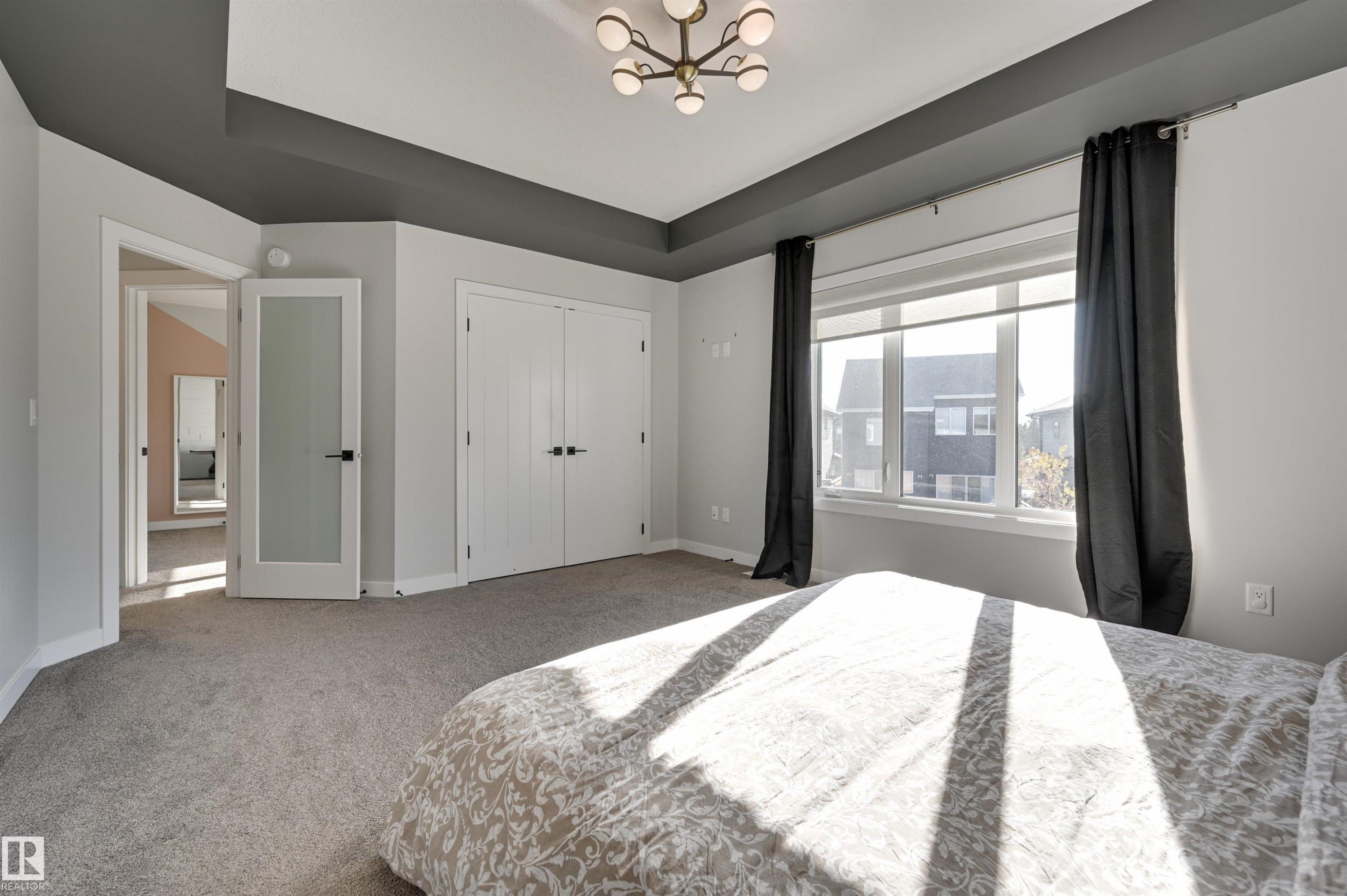 550 Eagleson Wynd, Edmonton, AB - Indoor Photo Showing Bedroom