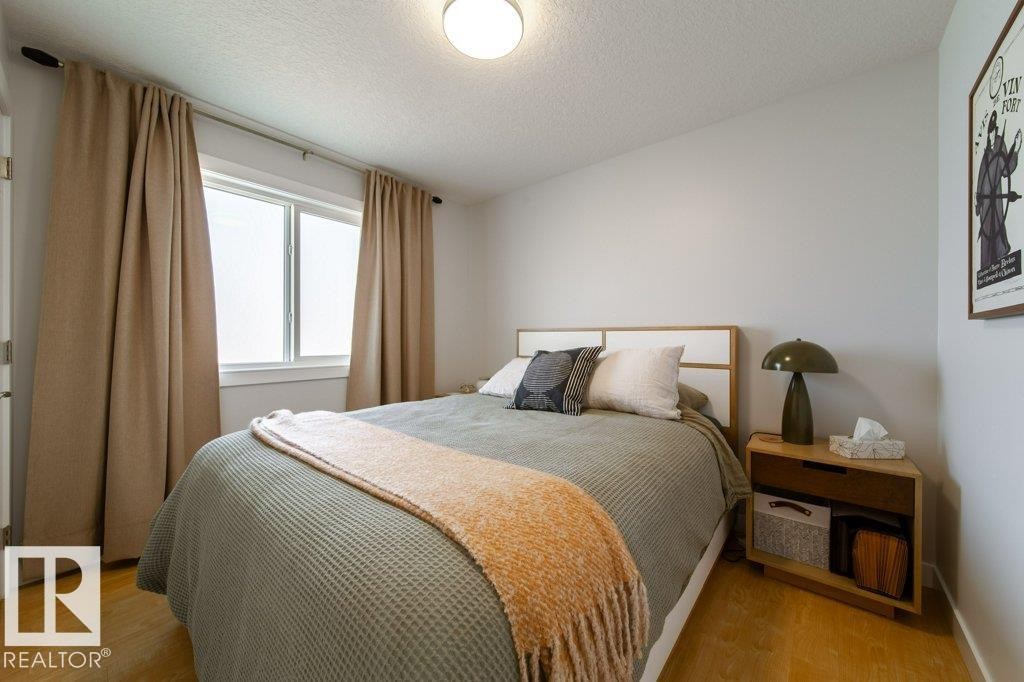 8731 85 Avenue, Edmonton, AB - Indoor Photo Showing Bedroom