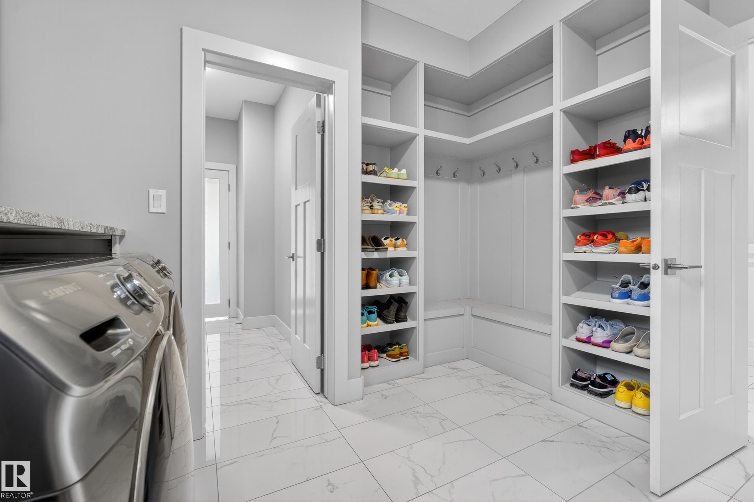 1468 Enright Landing, Edmonton, AB - Indoor Photo Showing Laundry Room