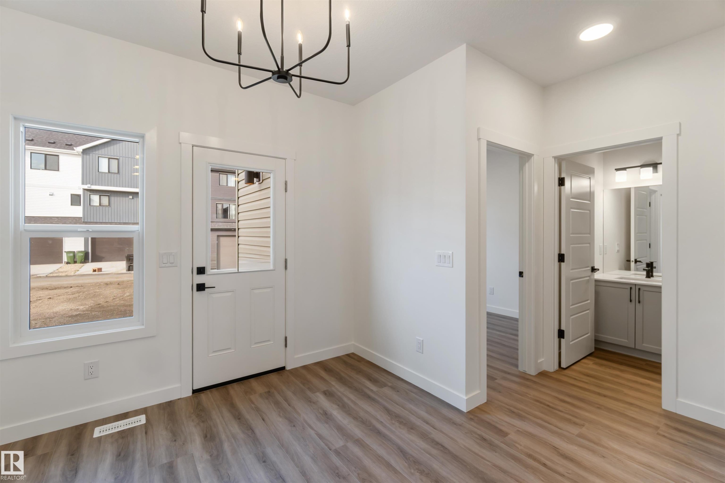 1003 Aster Boulevard, Edmonton, AB - Indoor Photo Showing Other Room