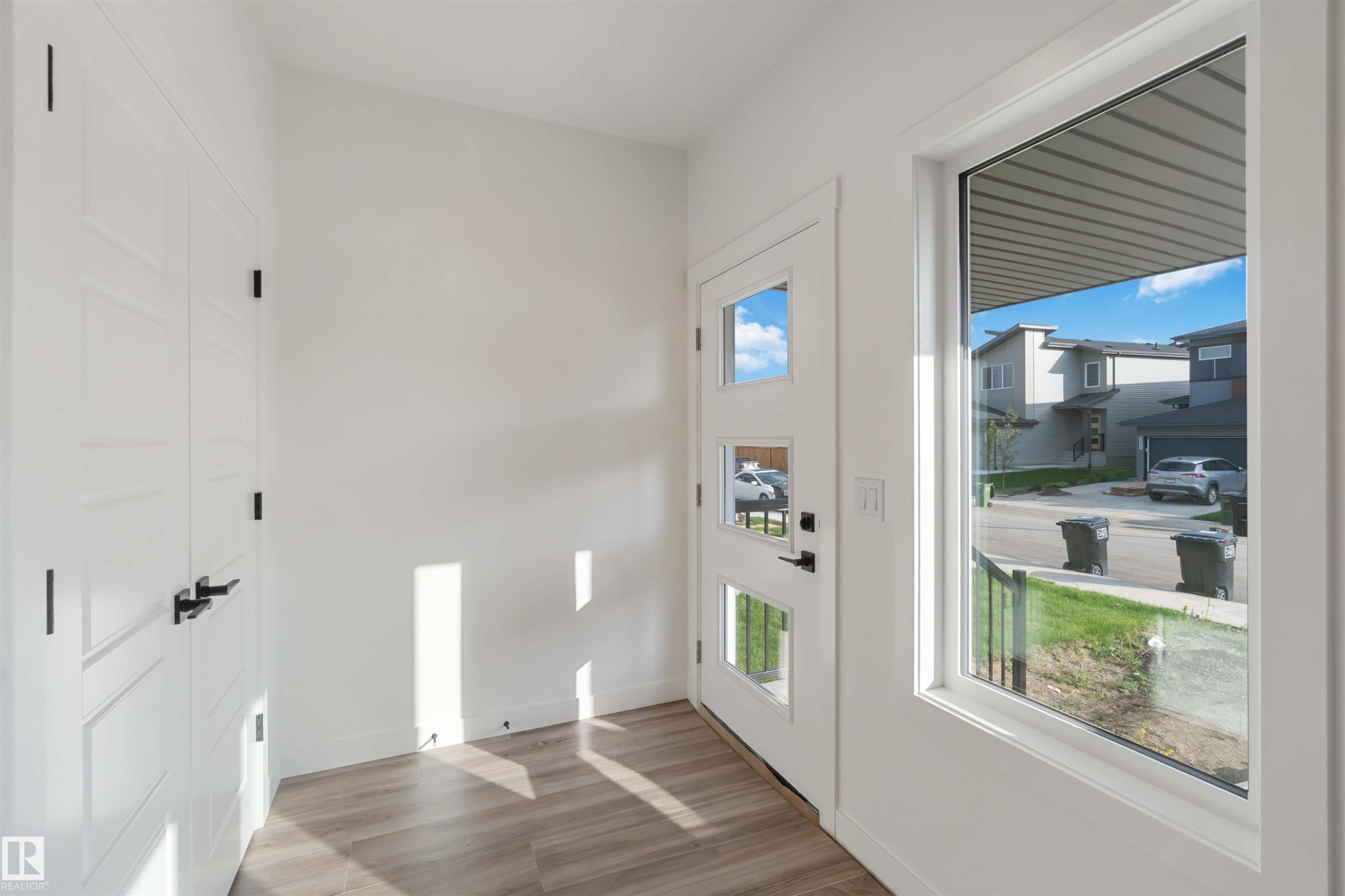 1003 Aster Boulevard, Edmonton, AB - Indoor Photo Showing Other Room