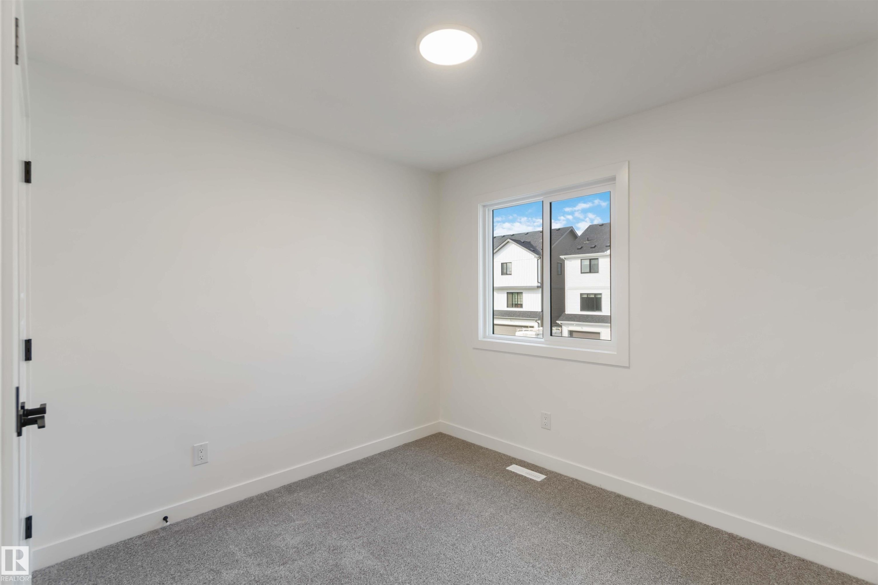 1003 Aster Boulevard, Edmonton, AB - Indoor Photo Showing Other Room