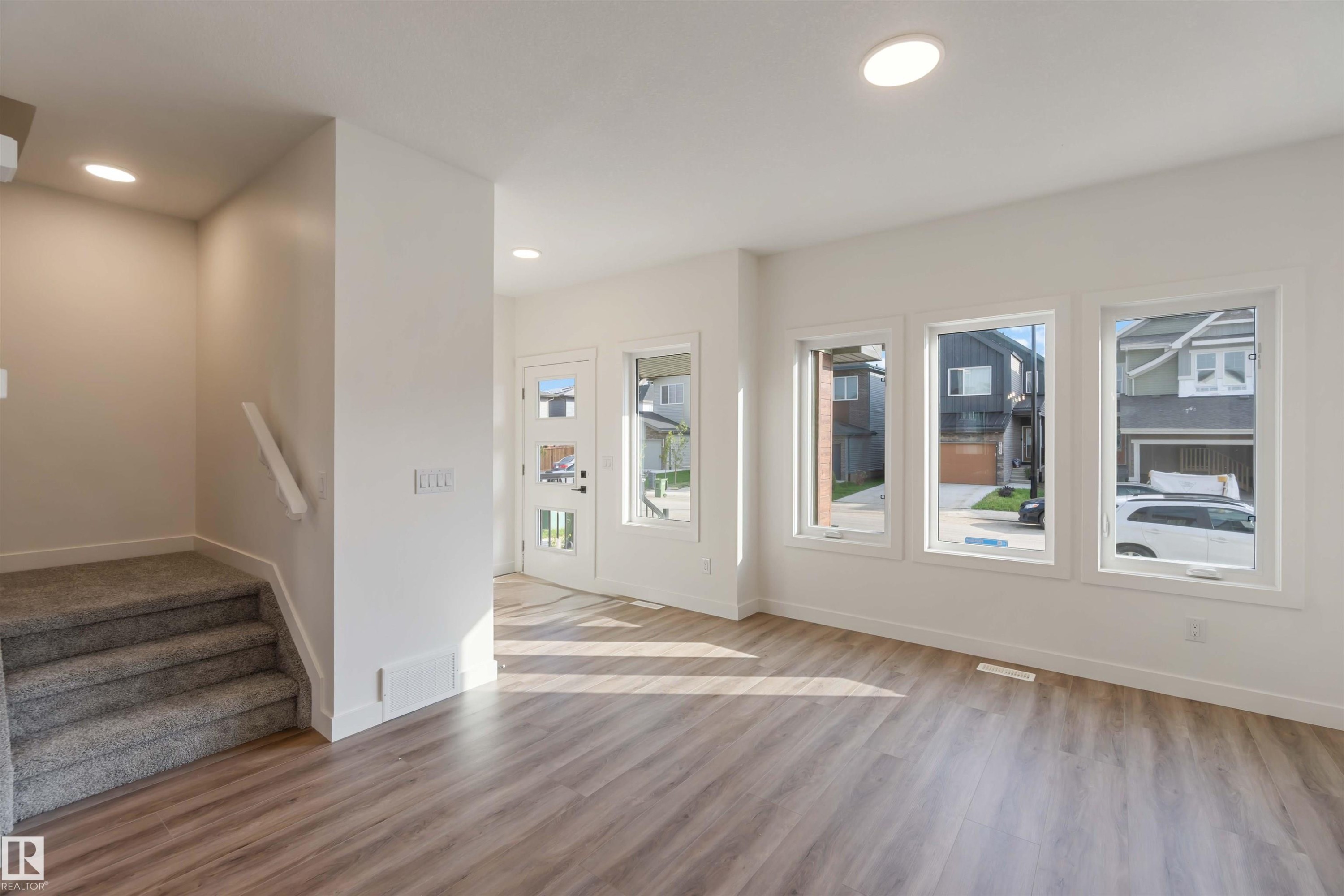 1003 Aster Boulevard, Edmonton, AB - Indoor Photo Showing Other Room