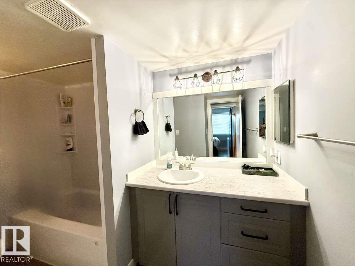 205 60 Alpine Place, St. Albert, AB - Indoor Photo Showing Bathroom