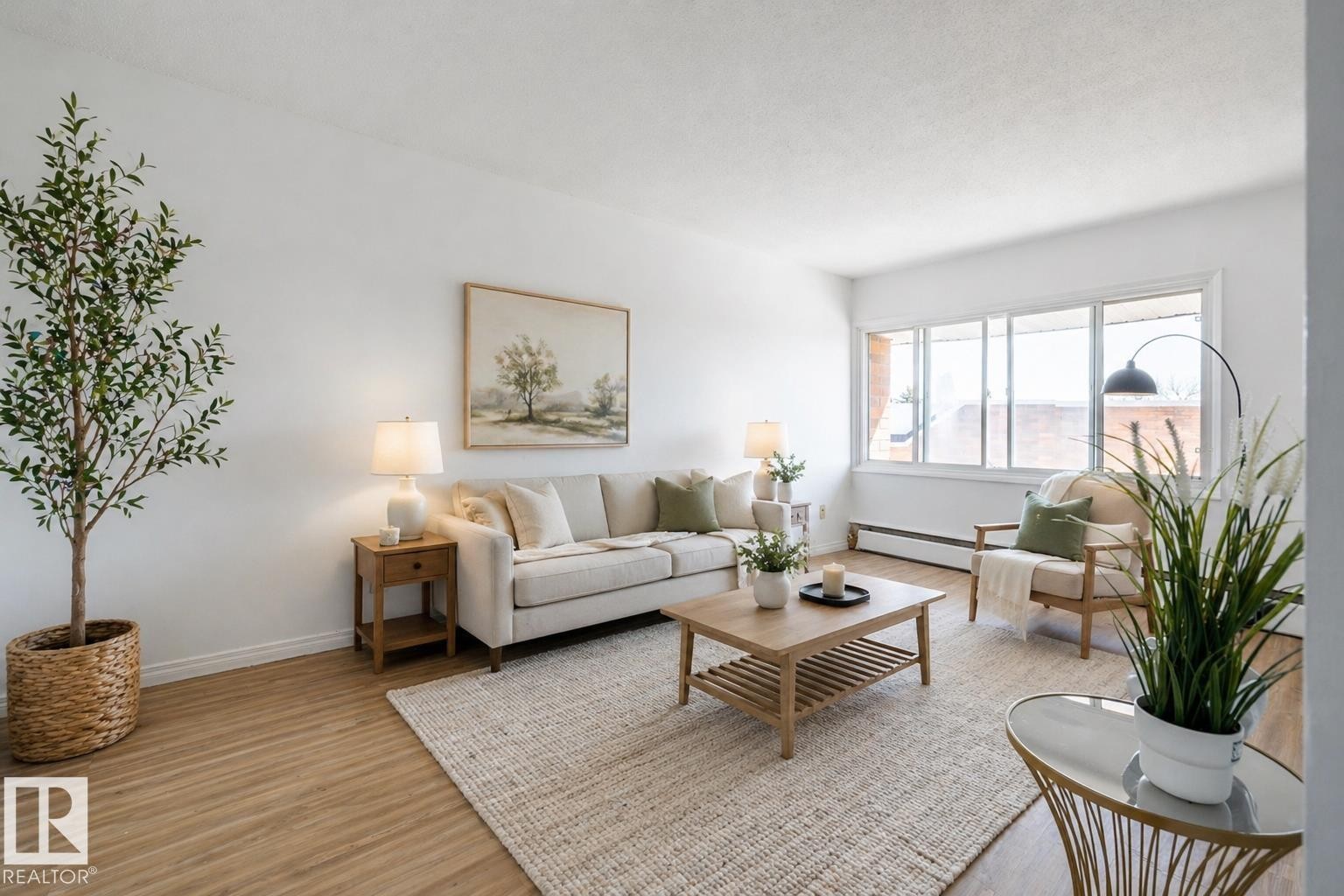 502D 2908 116A Avenue, Edmonton, AB - Indoor Photo Showing Living Room