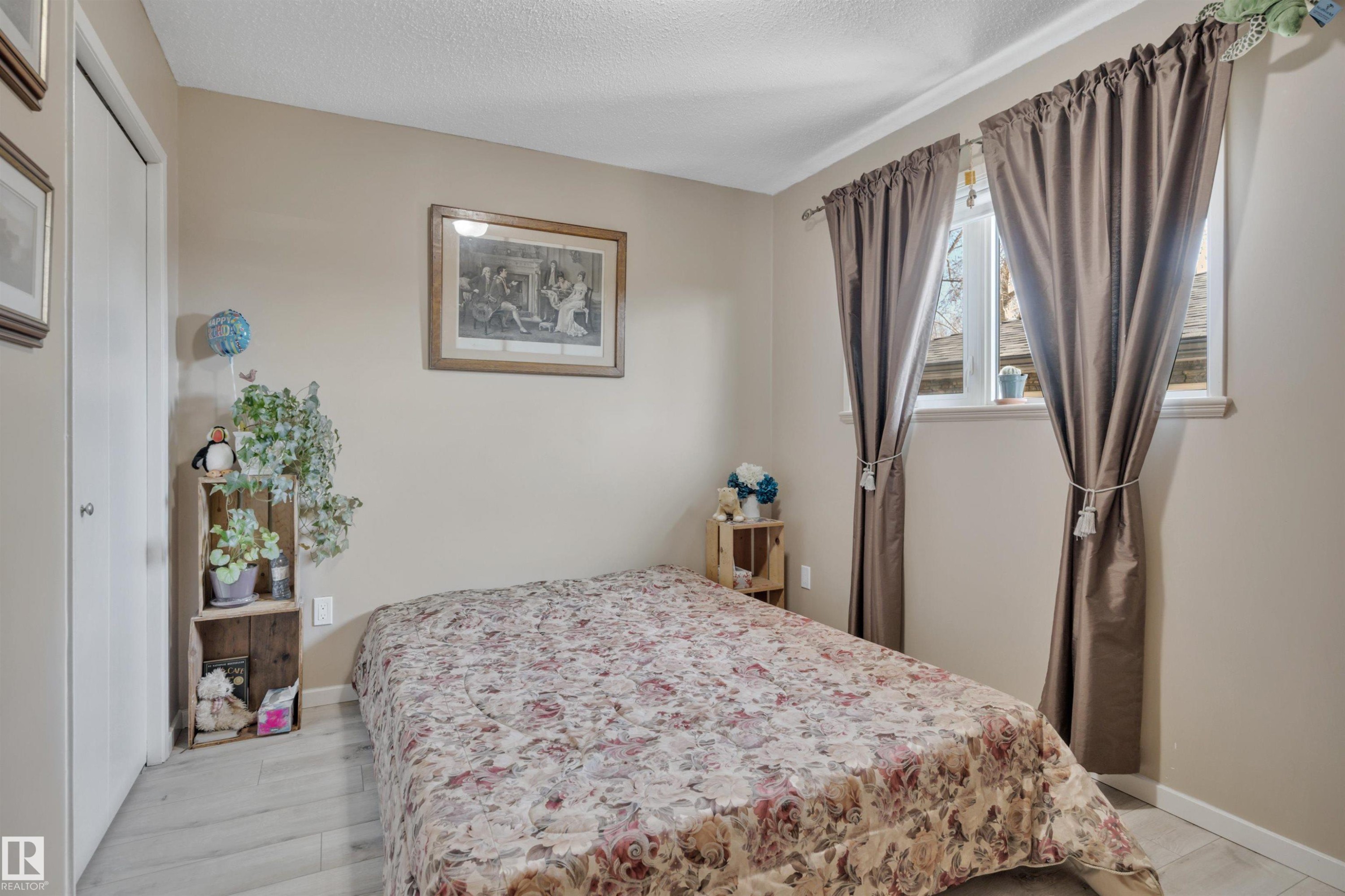 4231 39 Avenue, Leduc, AB - Indoor Photo Showing Bedroom