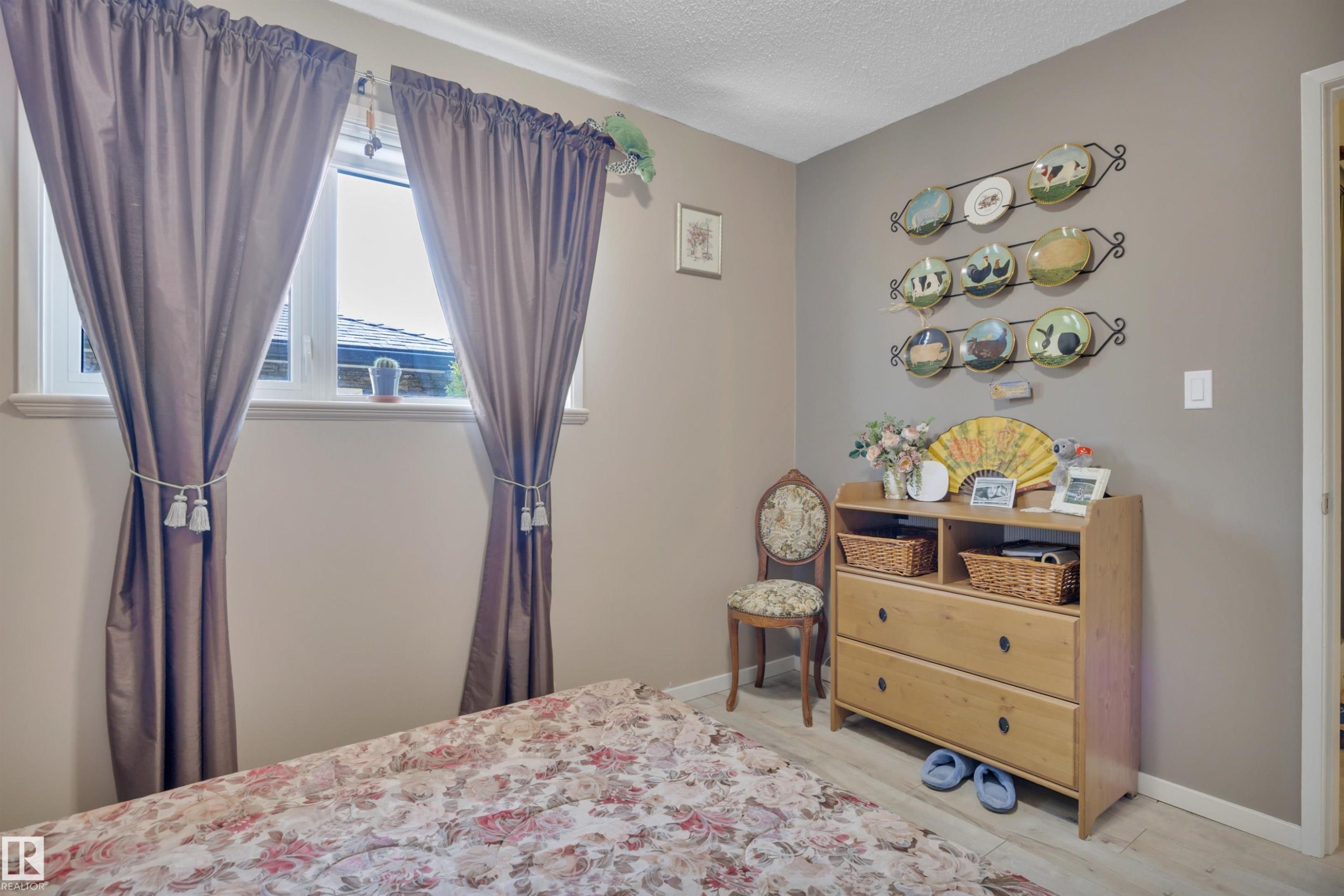4231 39 Avenue, Leduc, AB - Indoor Photo Showing Bedroom