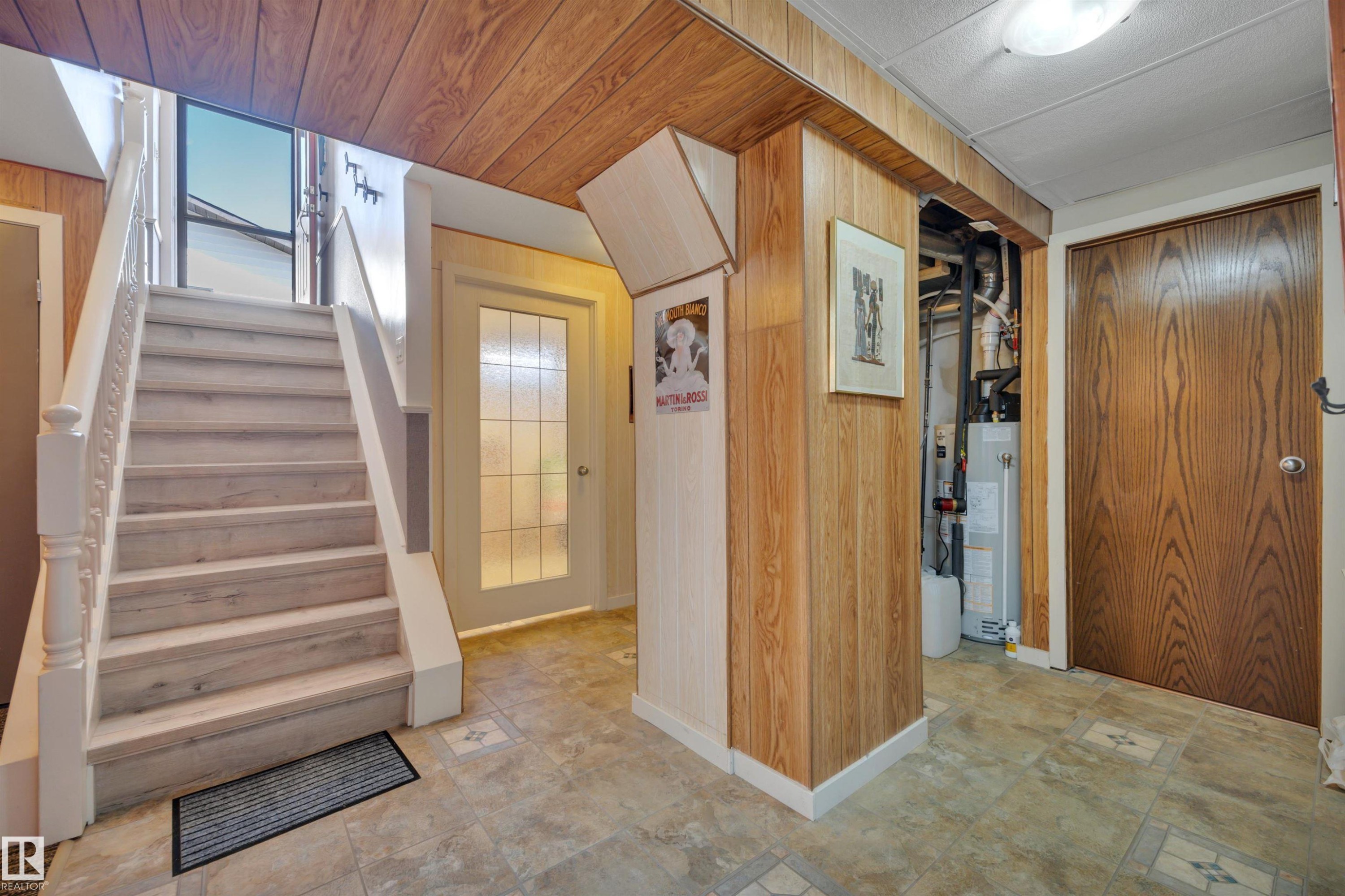 4231 39 Avenue, Leduc, AB - Indoor Photo Showing Other Room
