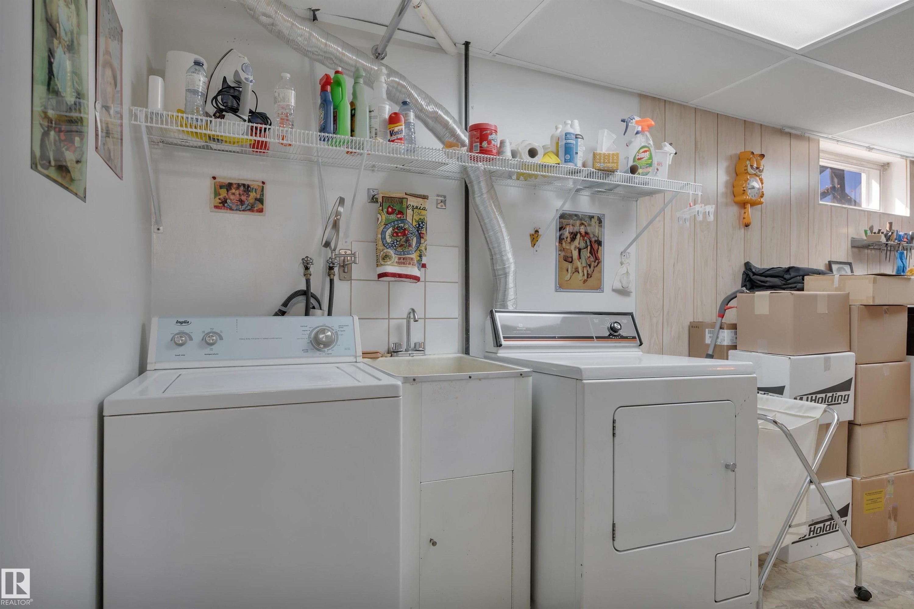 4231 39 Avenue, Leduc, AB - Indoor Photo Showing Laundry Room
