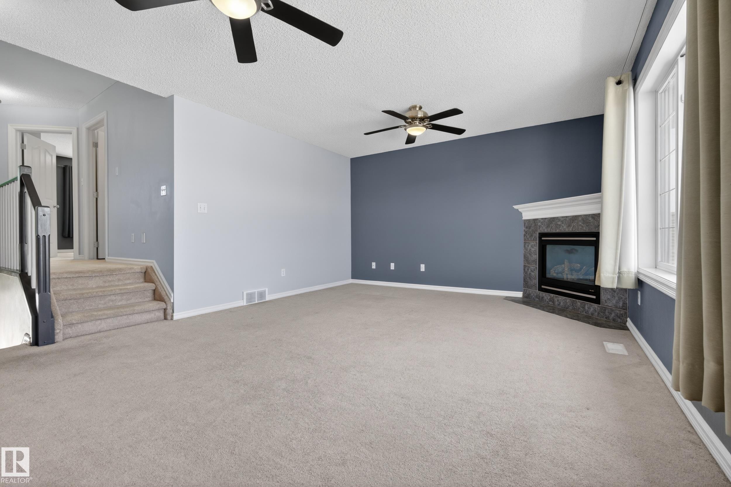 8915 7 Avenue, Edmonton, AB - Indoor With Fireplace