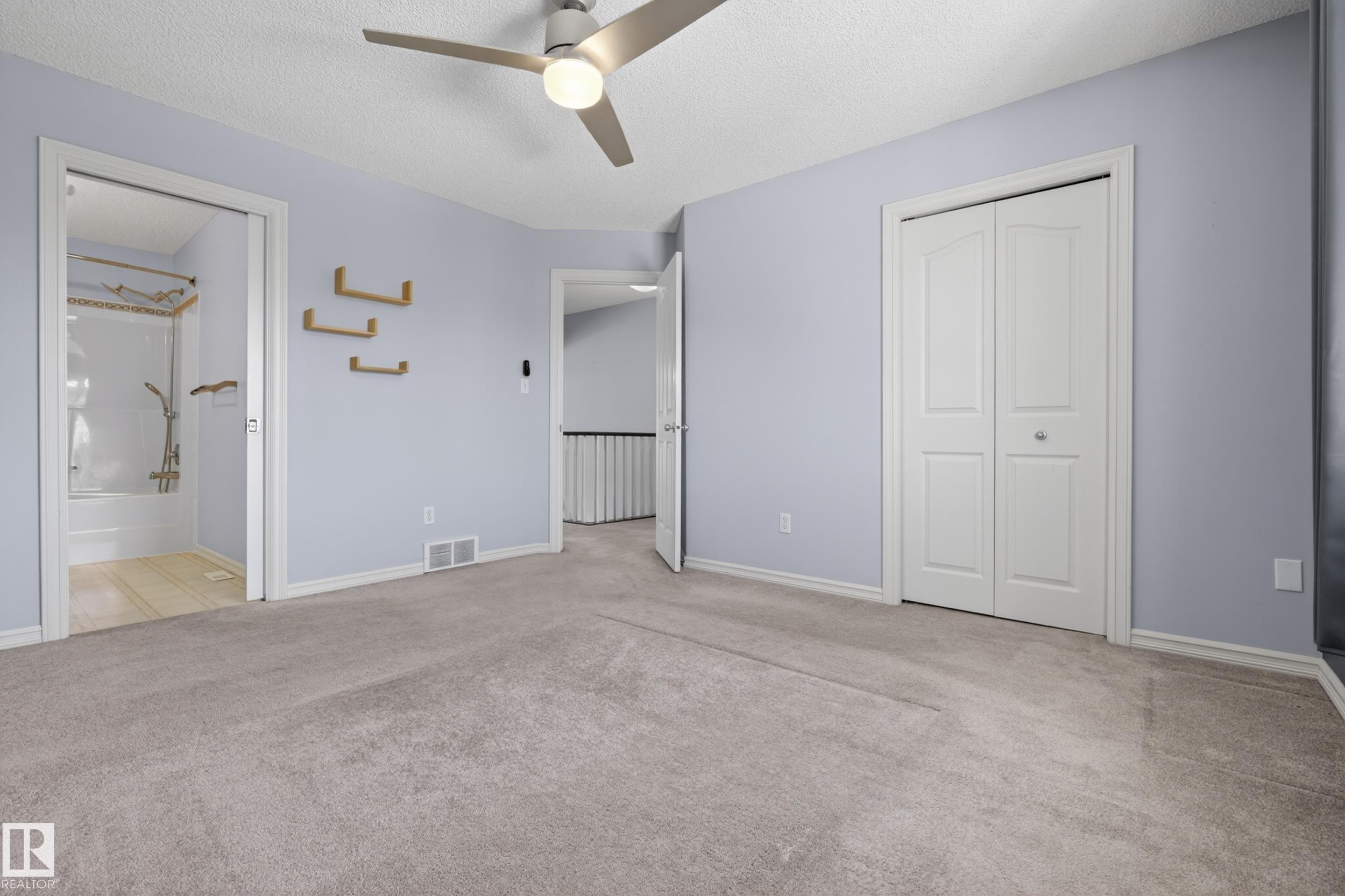 8915 7 Avenue, Edmonton, AB - Indoor Photo Showing Other Room