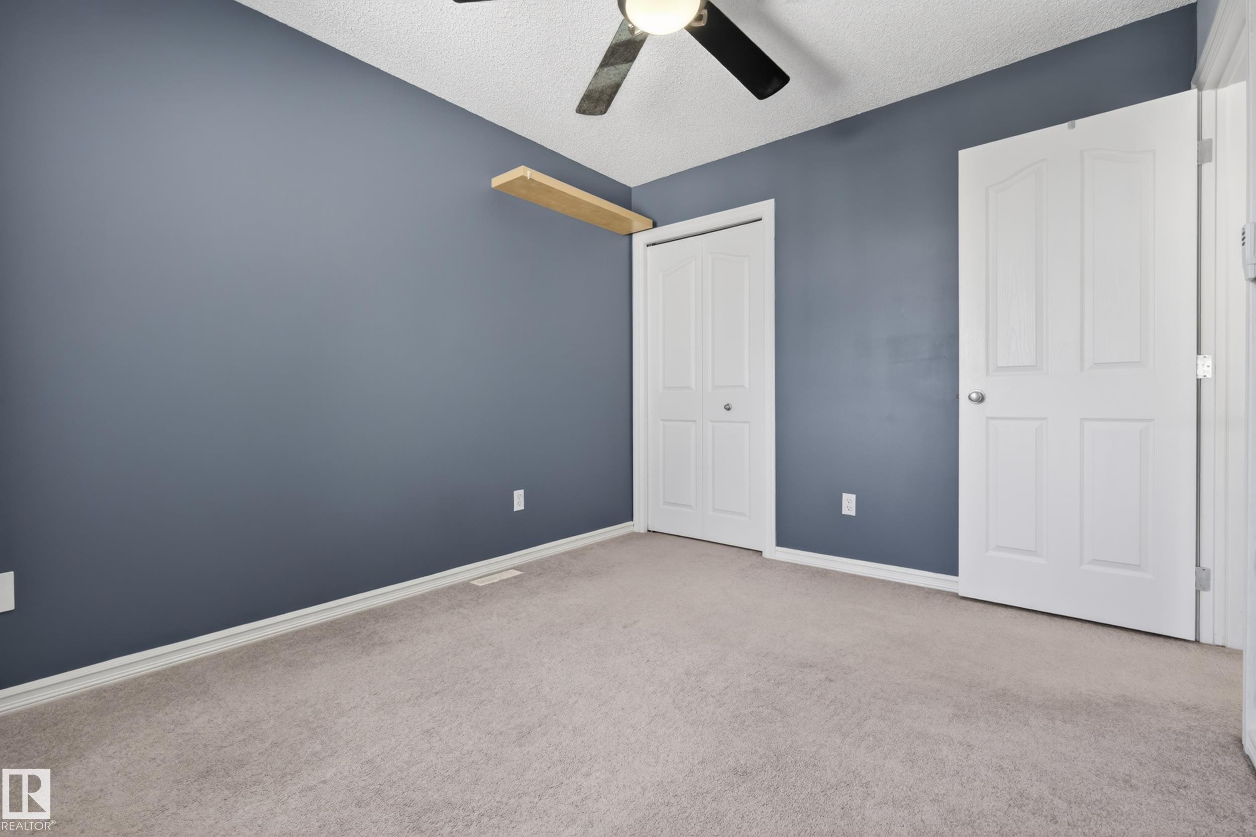 8915 7 Avenue, Edmonton, AB - Indoor Photo Showing Other Room