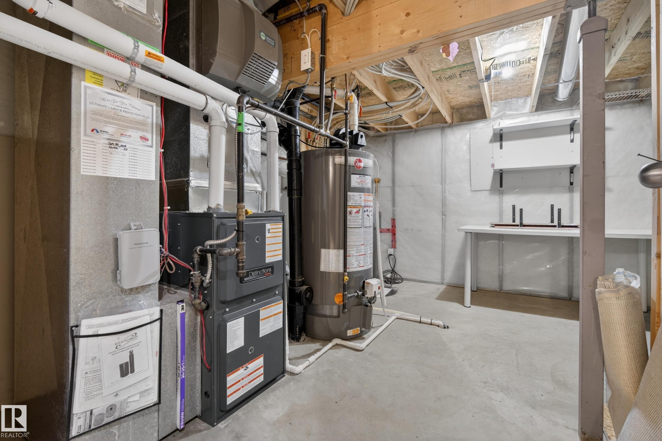8915 7 Avenue, Edmonton, AB - Indoor Photo Showing Basement