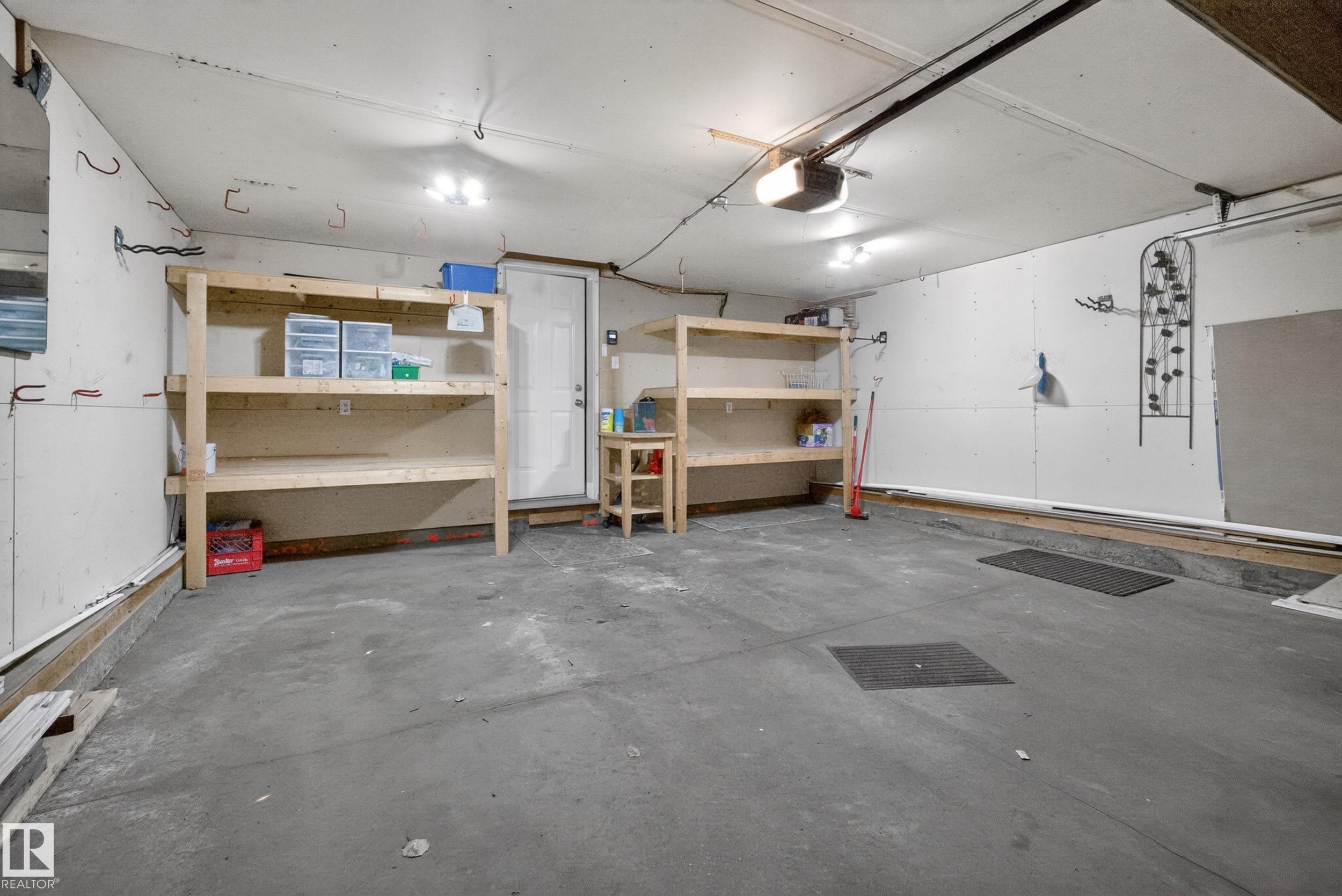 8915 7 Avenue, Edmonton, AB - Indoor Photo Showing Garage
