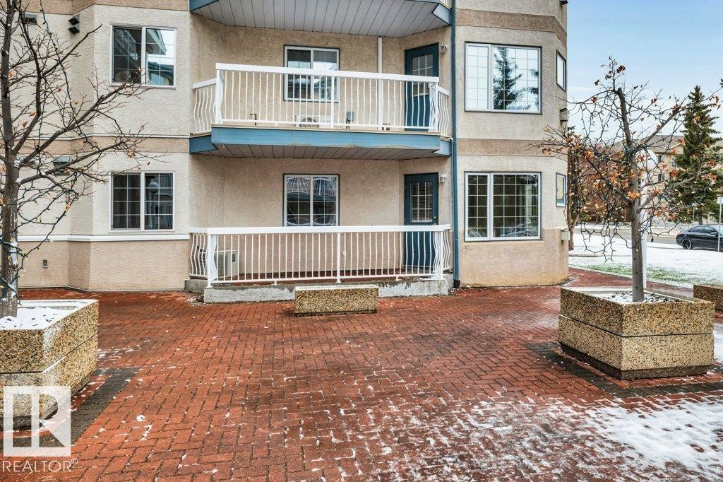 114 17150 94A Ave, Edmonton, AB - Outdoor