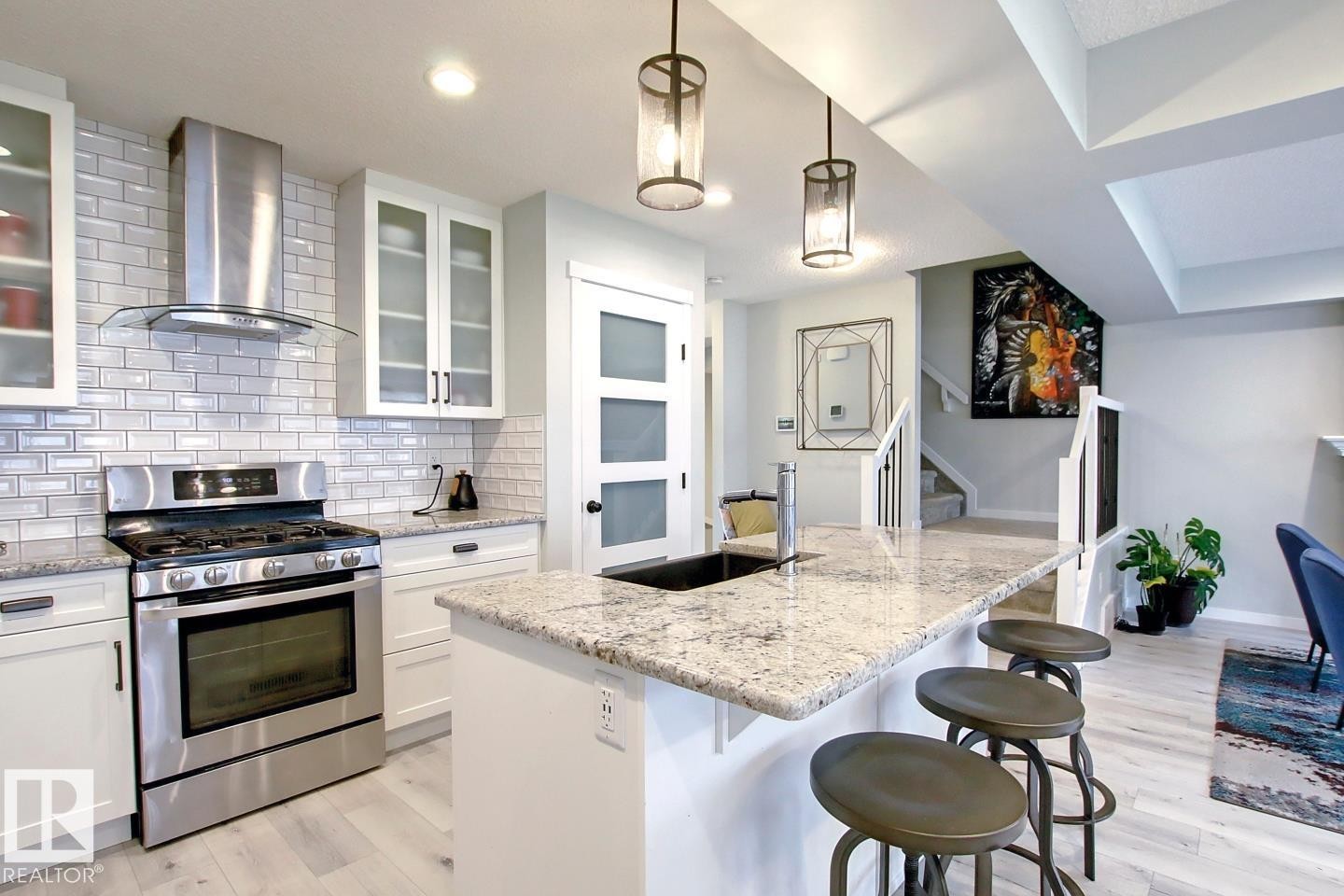 19633 26A Av, Edmonton, AB - Indoor Photo Showing Kitchen With Upgraded Kitchen