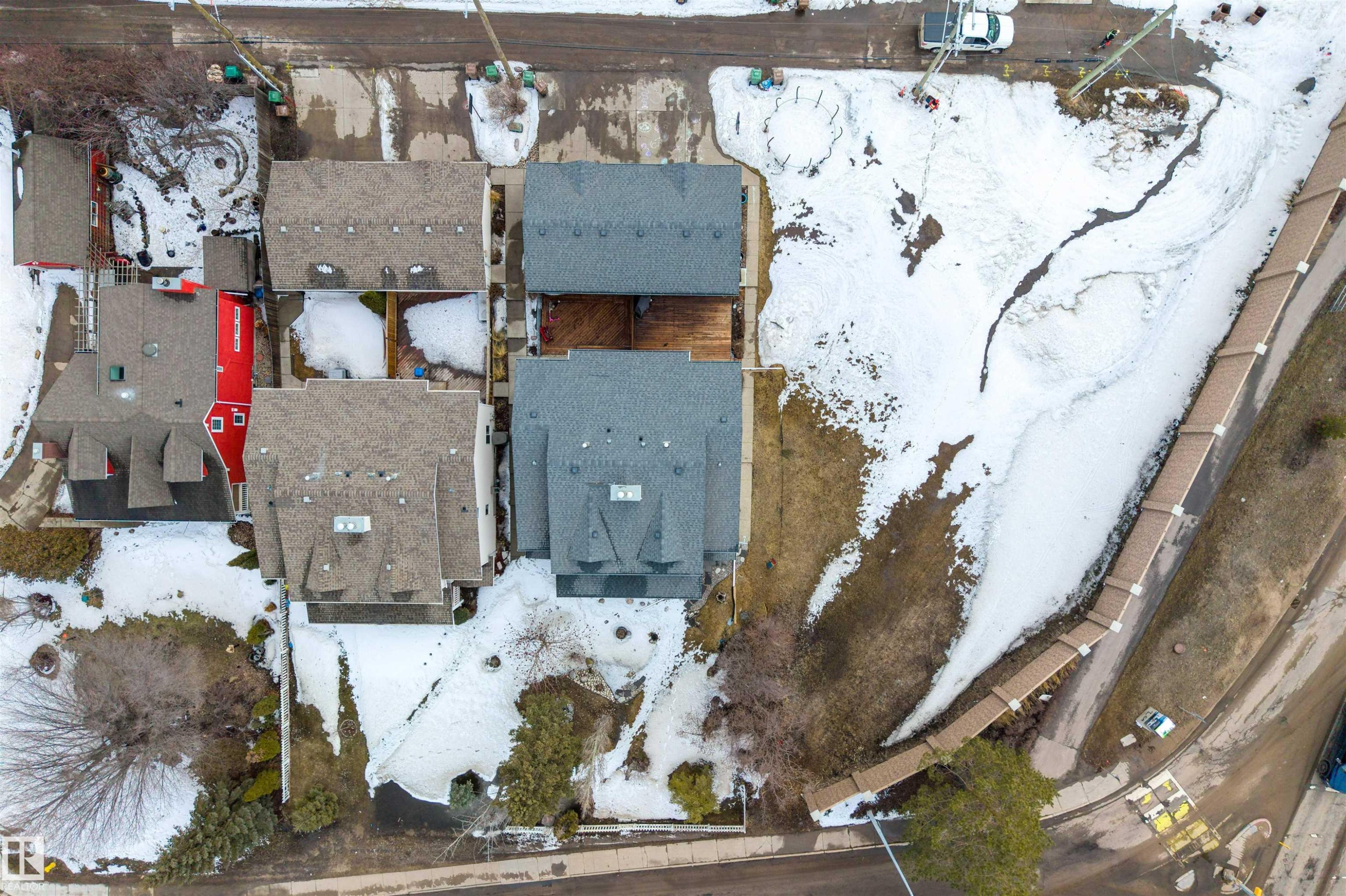 Aerial view of the property and its surrounding area - 2 Sturgeon Road, St. Albert, AB - Outdoor