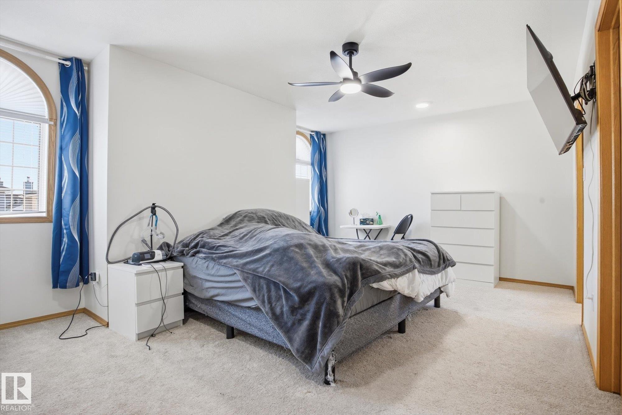 7220 157 Avenue, Edmonton, AB - Indoor Photo Showing Bedroom