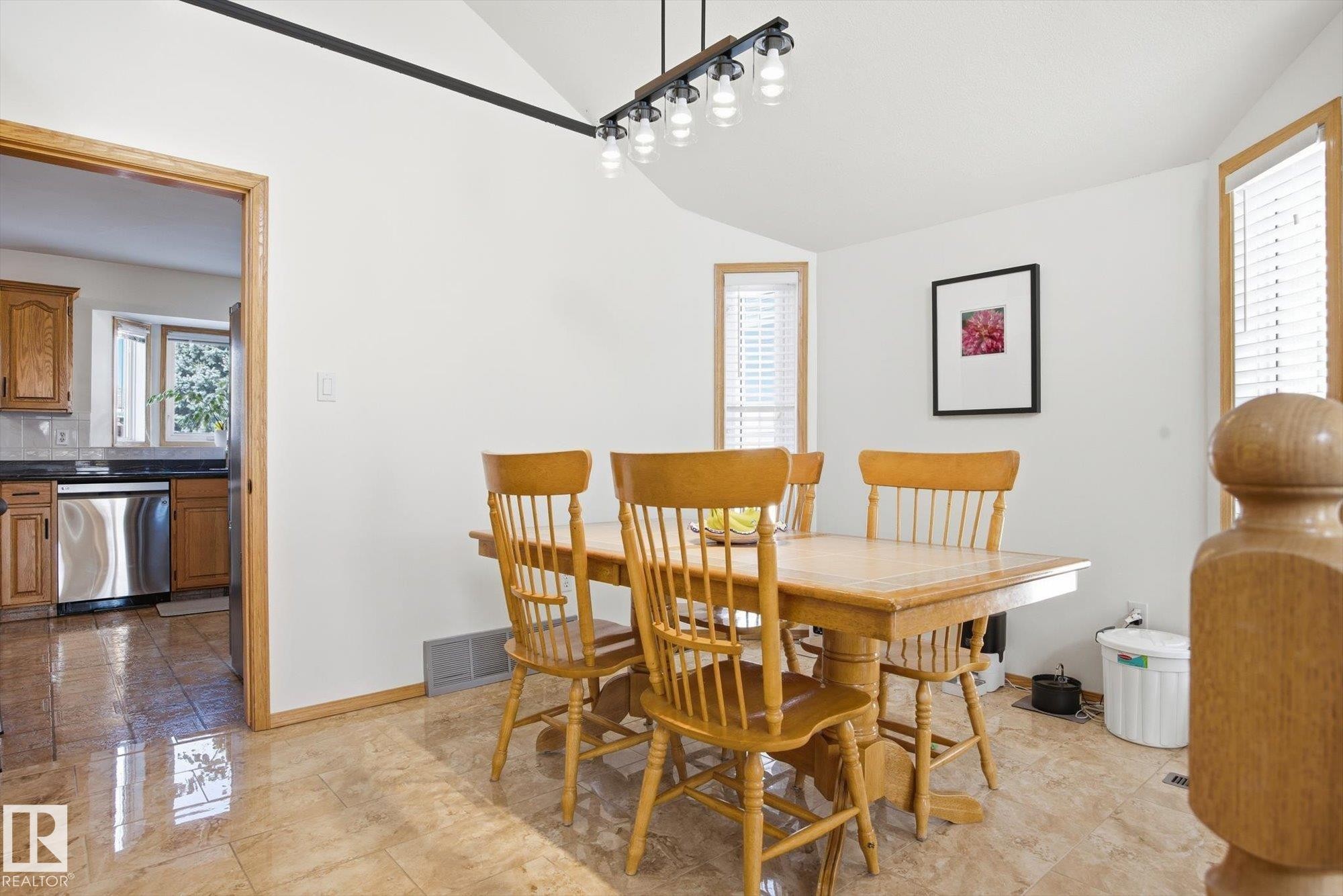 7220 157 Avenue, Edmonton, AB - Indoor Photo Showing Dining Room