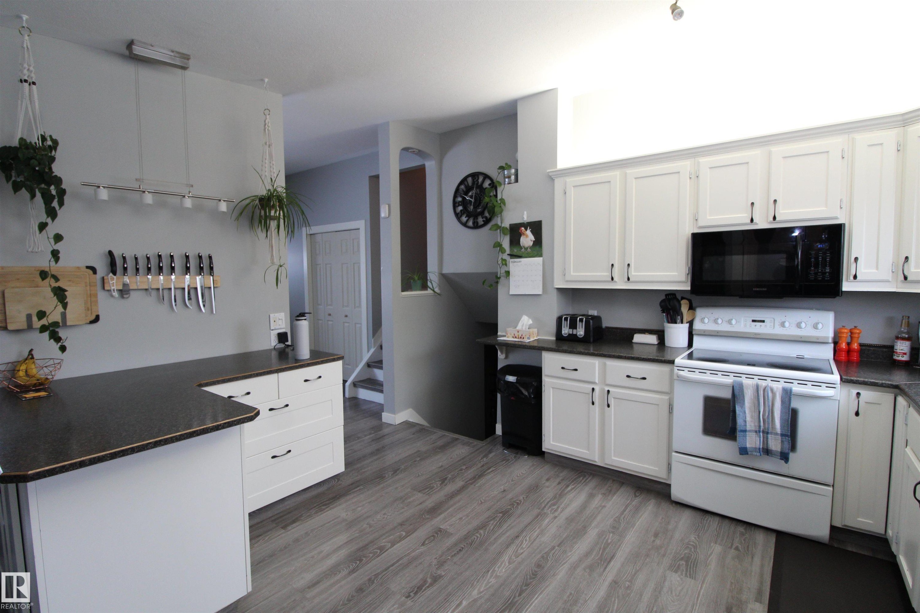 5347 36 Ave, Wetaskiwin, AB - Indoor Photo Showing Kitchen